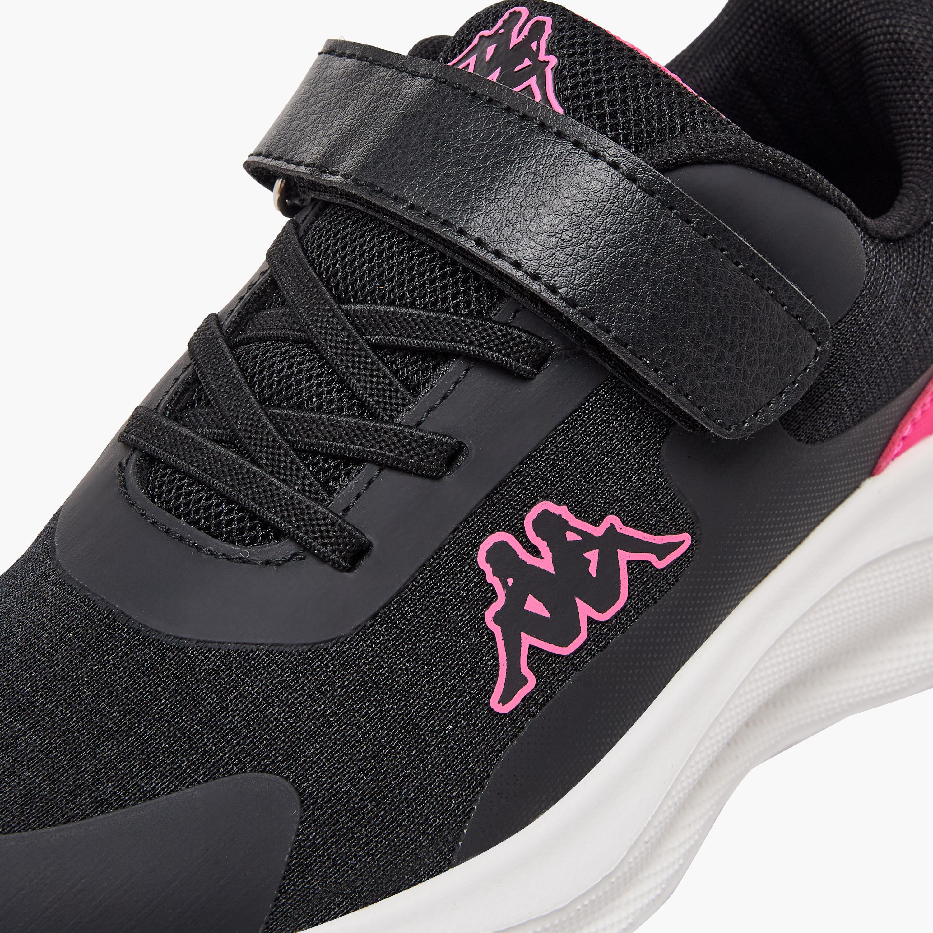 حذاء رياضي بشريط إغلاق لاصق وطبعات شعار للبنات من كابا-sports-girls-shoes-image-7