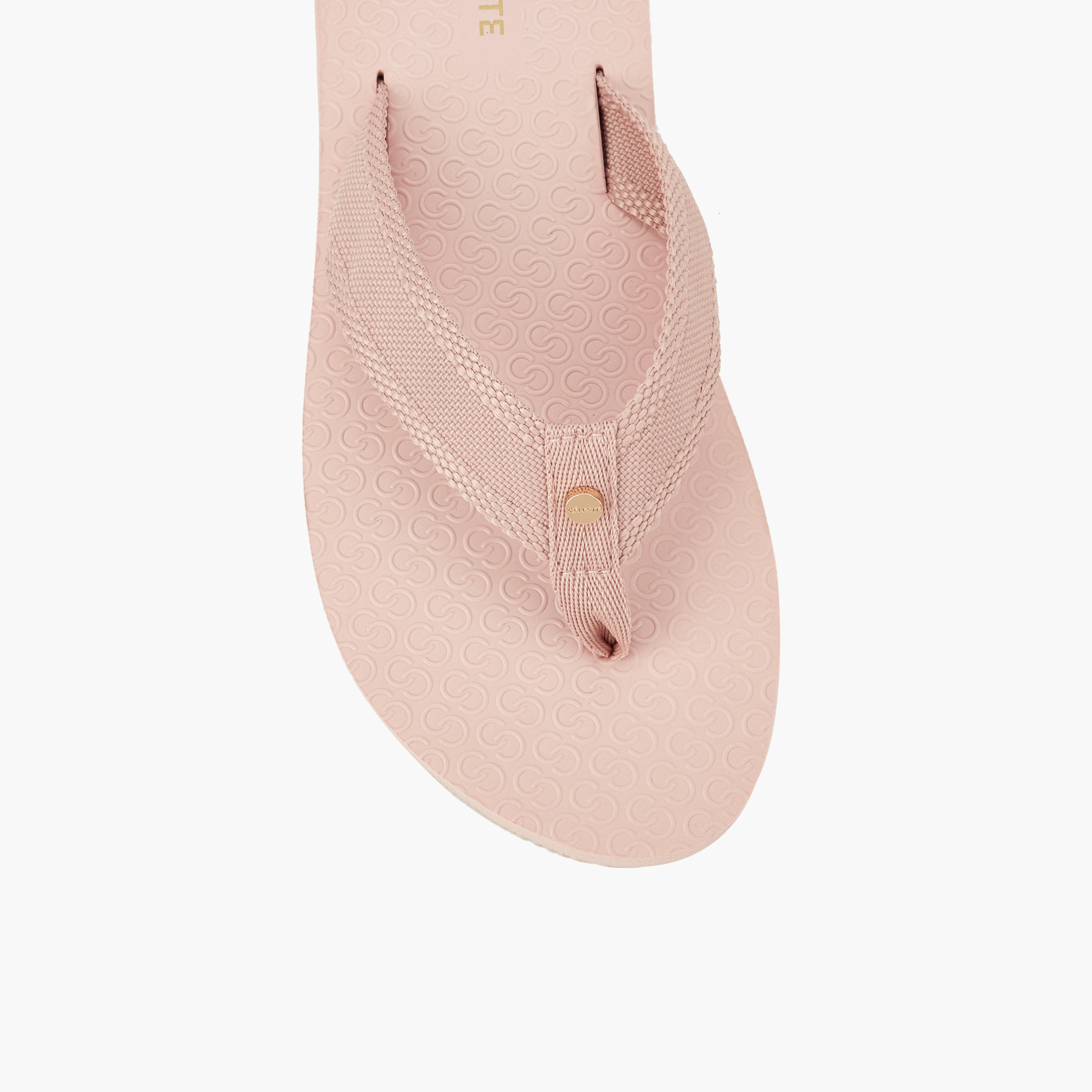 شبشب مونوجرام بارز الملمس للنساء من سيليست-women-shoes-flipflopsandslides-image-5