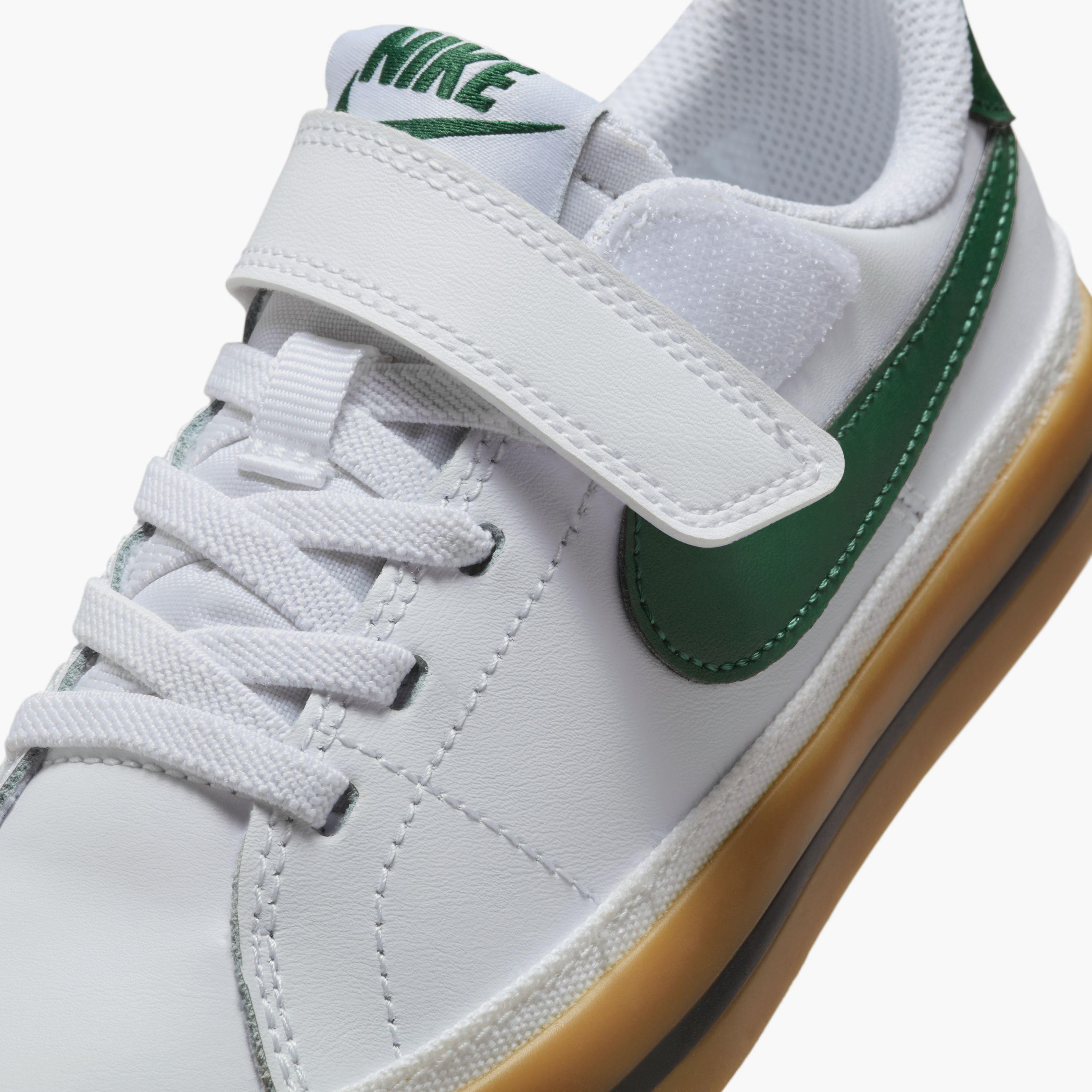 حذاء سنيكرز بشريط إغلاق لاصق "كورت ليغاسي بي بي في" للأولاد من نايك - DA5381-134-boys-shoes-sneakers-image-4
