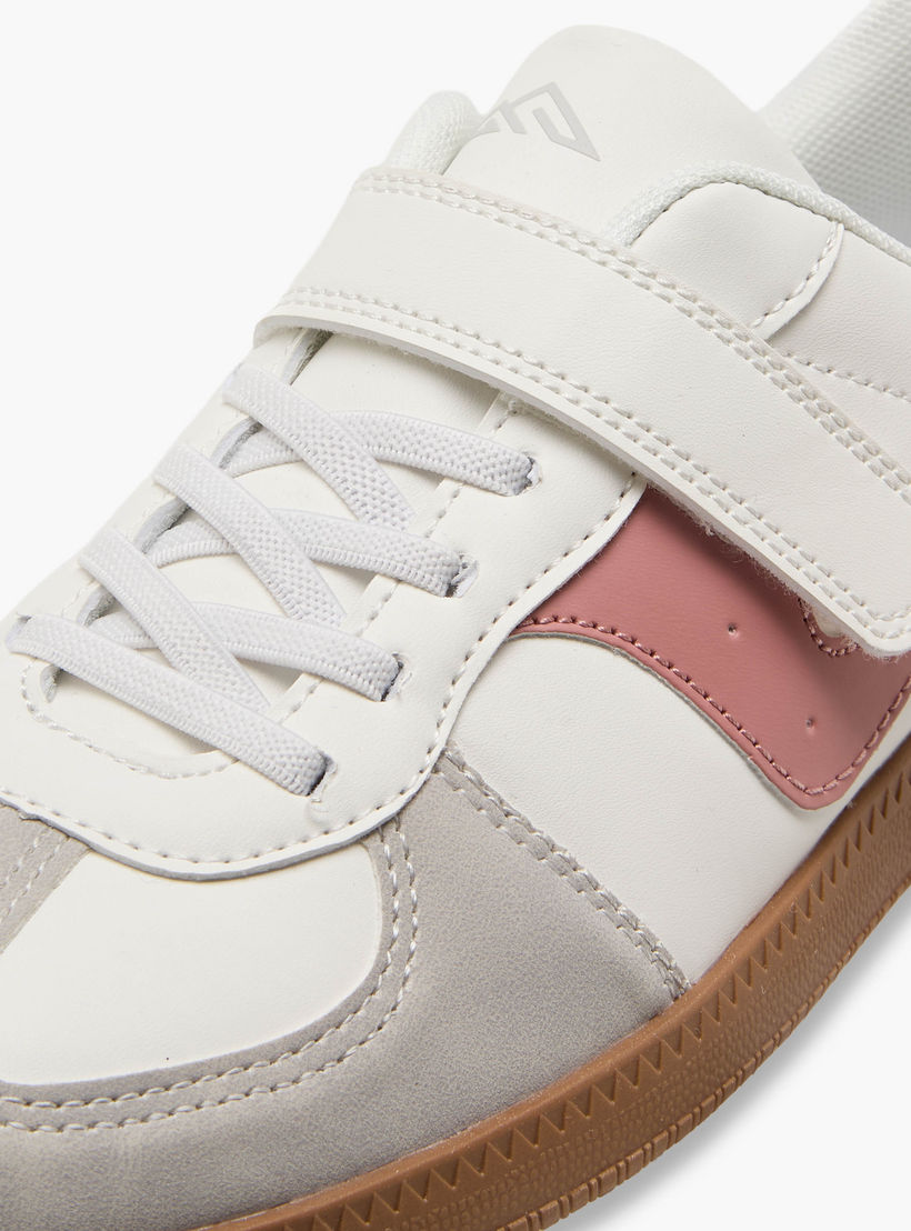 حذاء رياضي بشريط إغلاق لاصق للبنات من أوكلان من شوإكسبريس-girls-shoes-sneakers-image-4