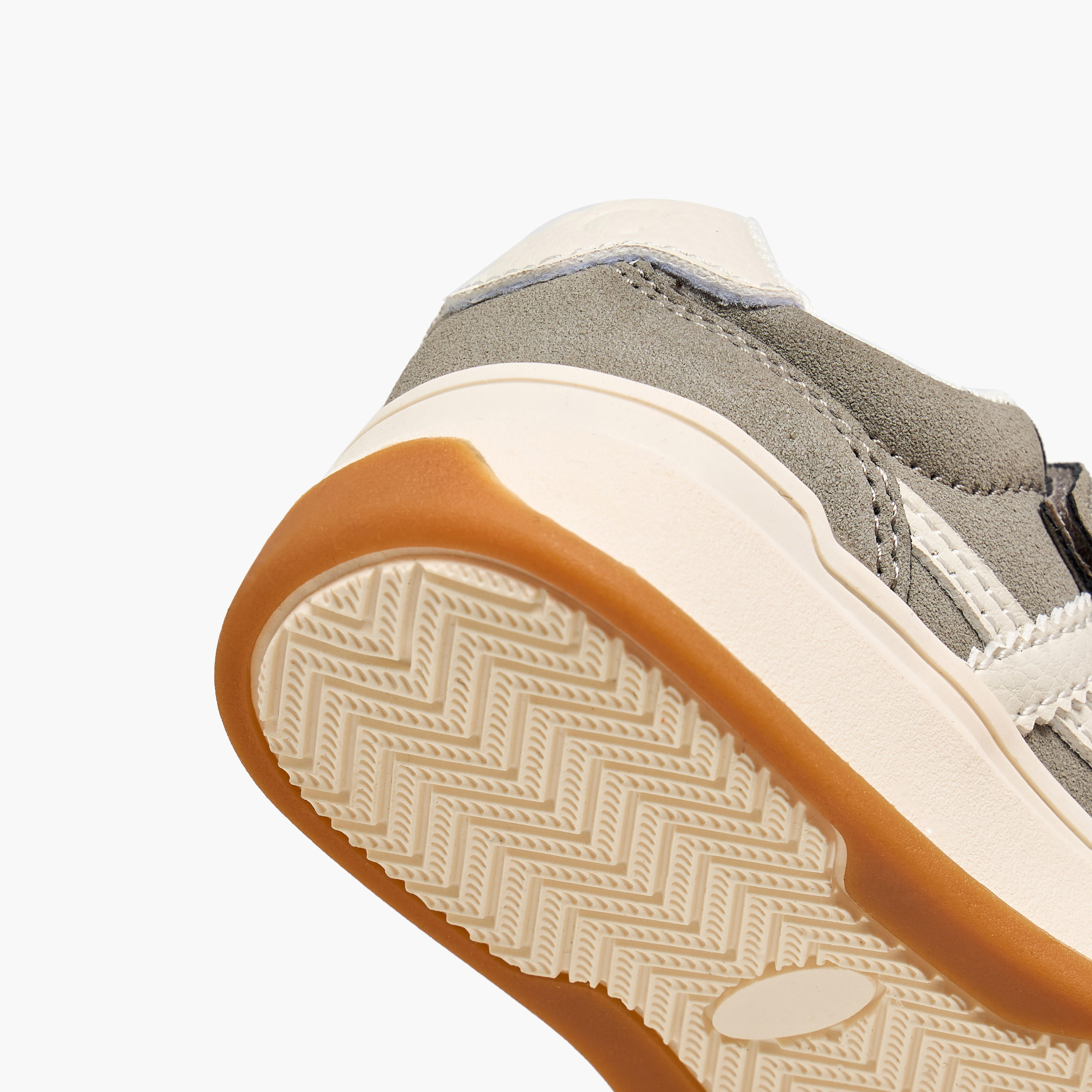 حذاء رياضي للأولاد بشريط لاصق من جونيورز-boys-shoes-sneakers-image-5