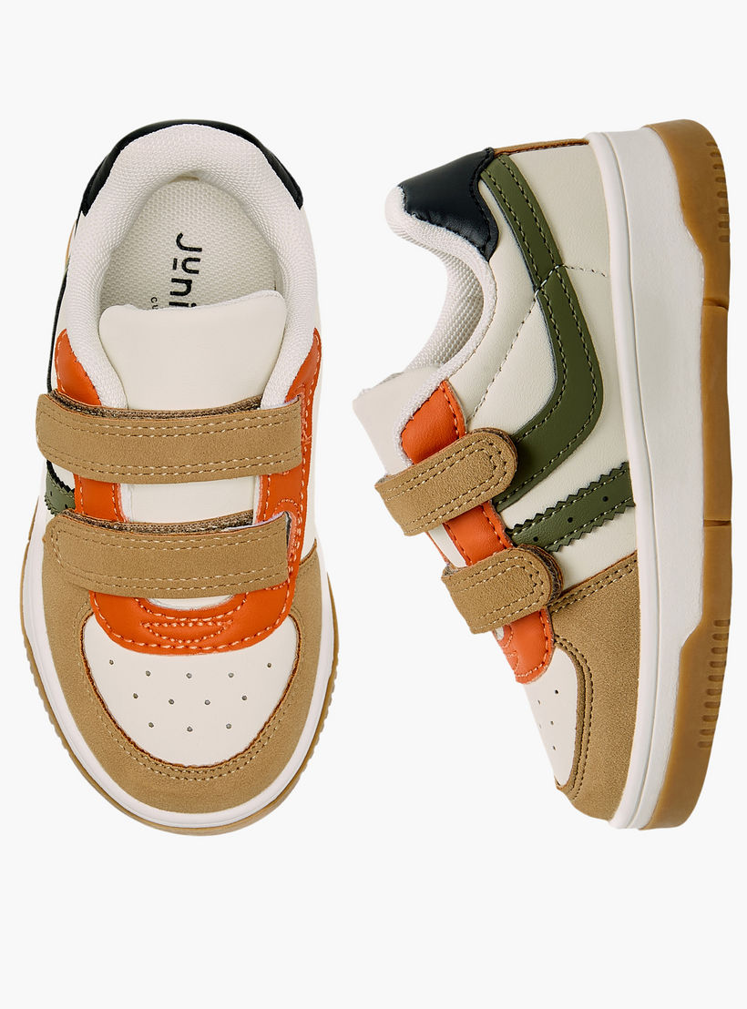 حذاء بشريط إغلاق للأولاد من جونيورز-boys-shoes-sneakers-image-1