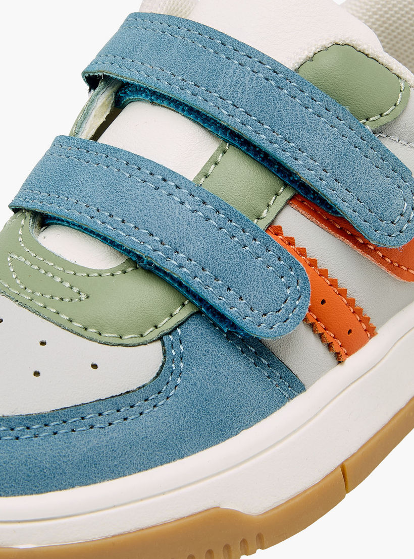 حذاء بشريط إغلاق للأولاد من جونيورز-boys-shoes-sneakers-image-4