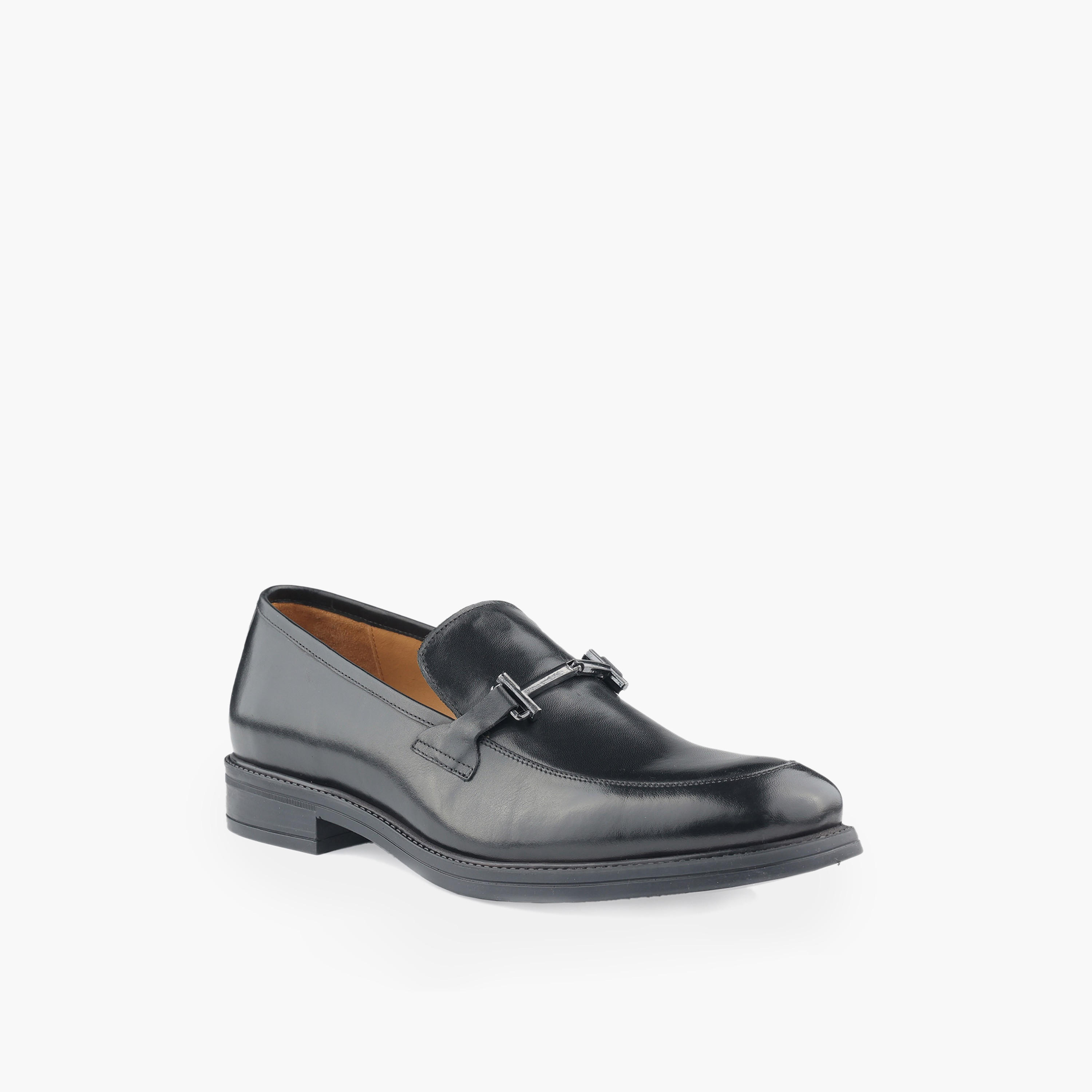 حذاء لوفر دوكيني رجالي من الجلد الطبيعي مع تفاصيل معدنية-men-shoes-loafersandmoccasins-image-2