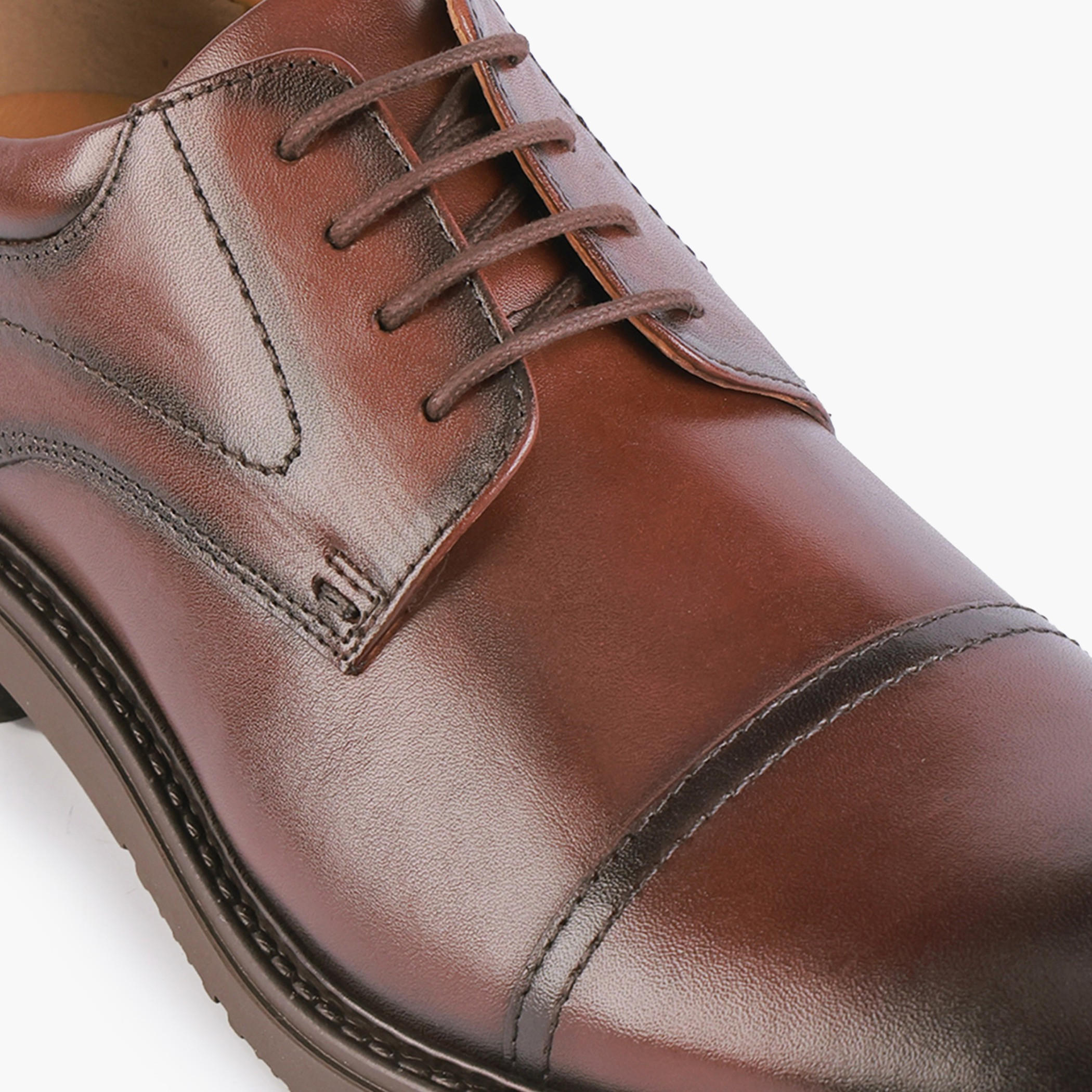 حذاء ديرقي رجالي بأربطة من الجلد الطبيعي-men-shoes-formalshoes-image-4