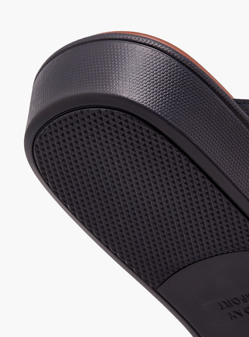 Le Confort Men Textured Leather Arabic Sandals-men-shoes-sandals-image-6