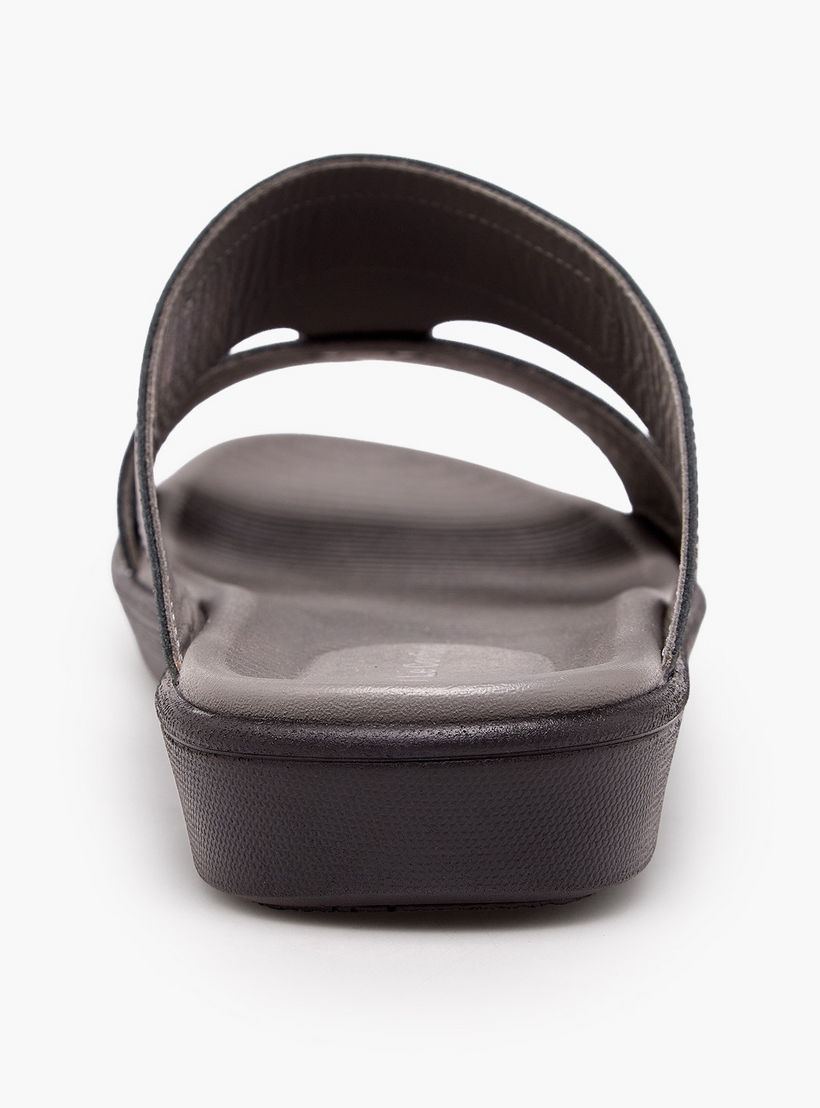 Le Confort Men Textured Leather Arabic Sandals-men-shoes-sandals-image-5