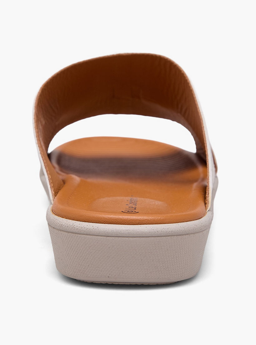 Le Confort Men Textured Arabic Sandals-men-shoes-sandals-image-5