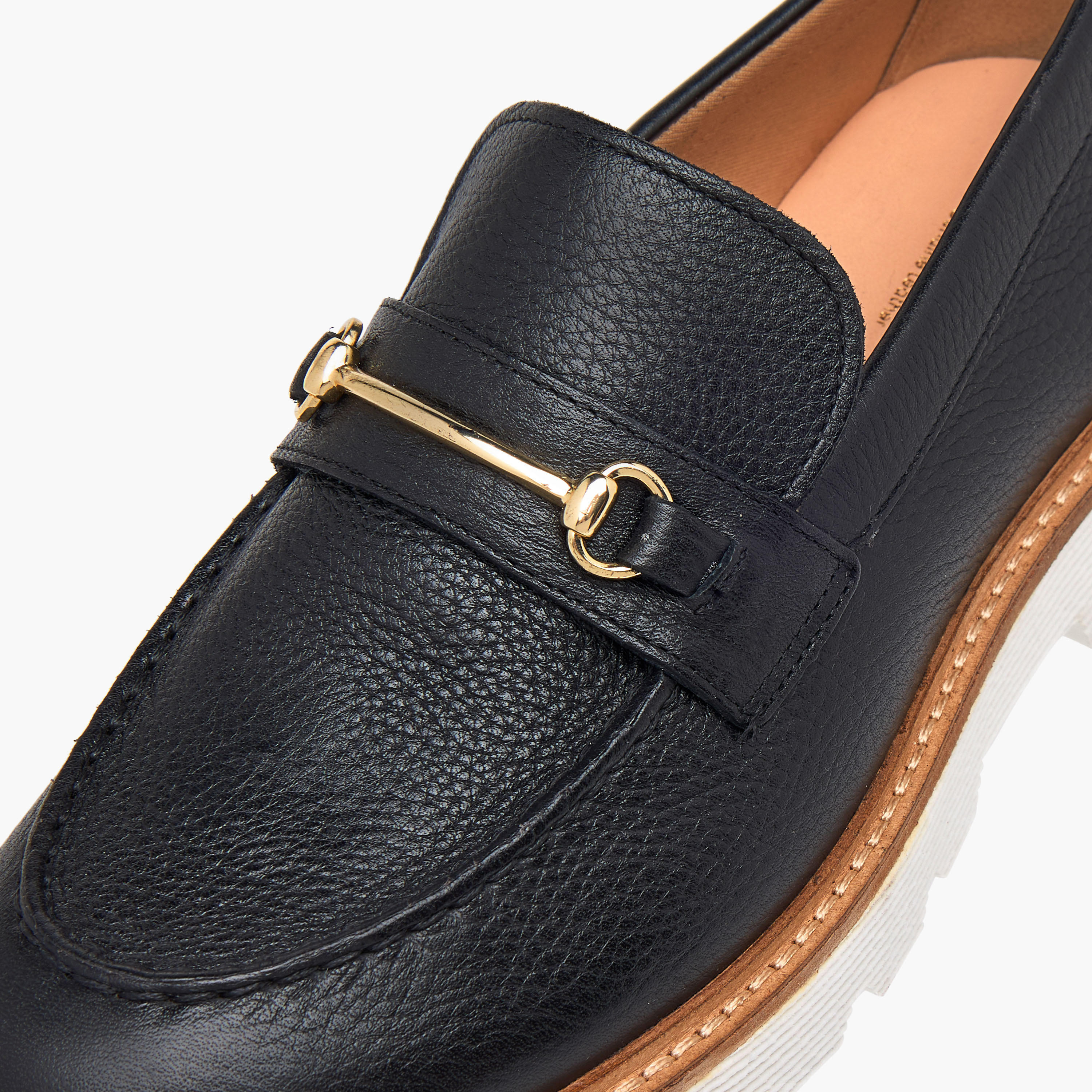حذاء خفيف سهل الارتداء بزينة معدن للنساء من سيليست-women-shoes-loafersandmoccasins-image-4