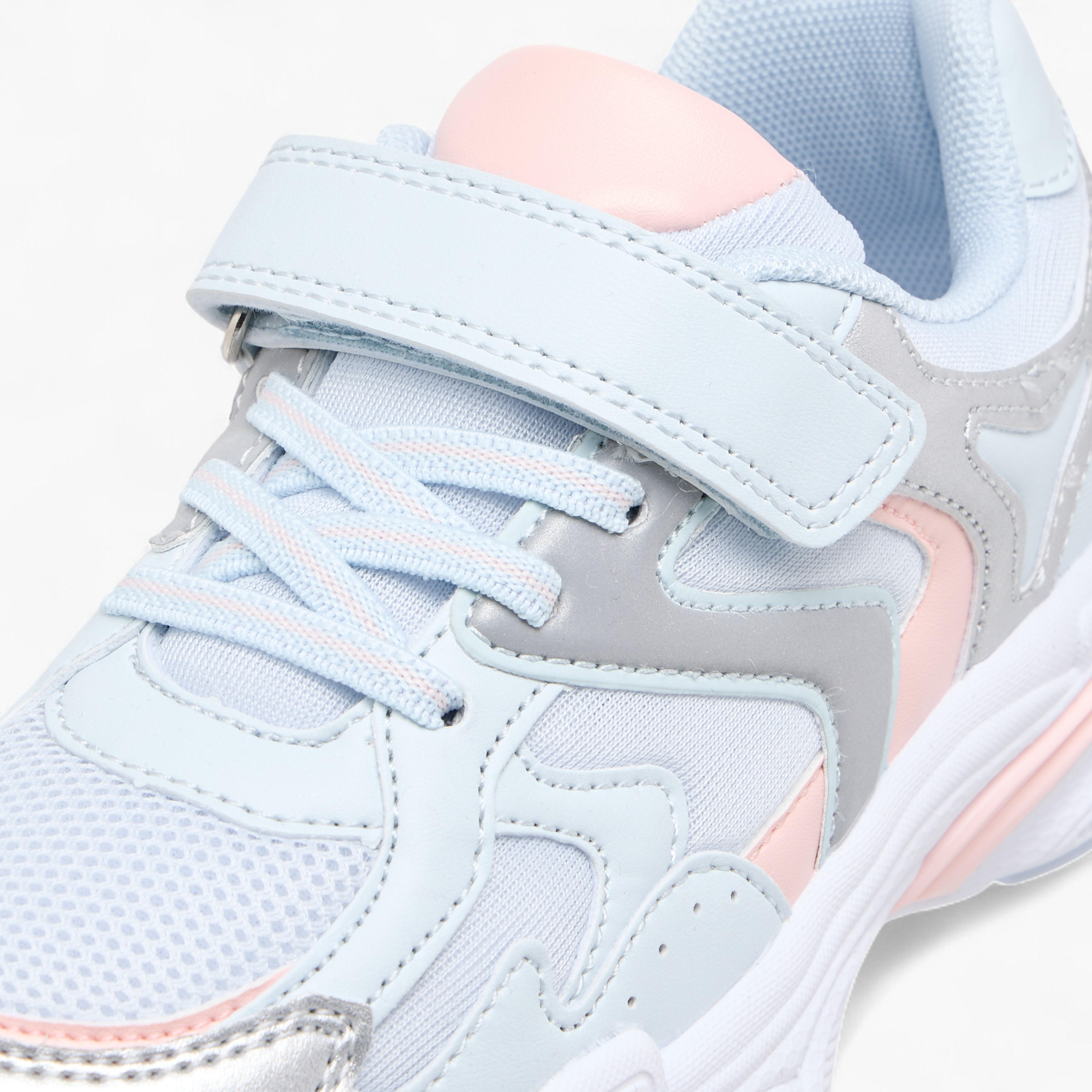 سنيكرز بشريط إغلاق لاصق من ليتل ميسي-girls-shoes-sneakers-image-4