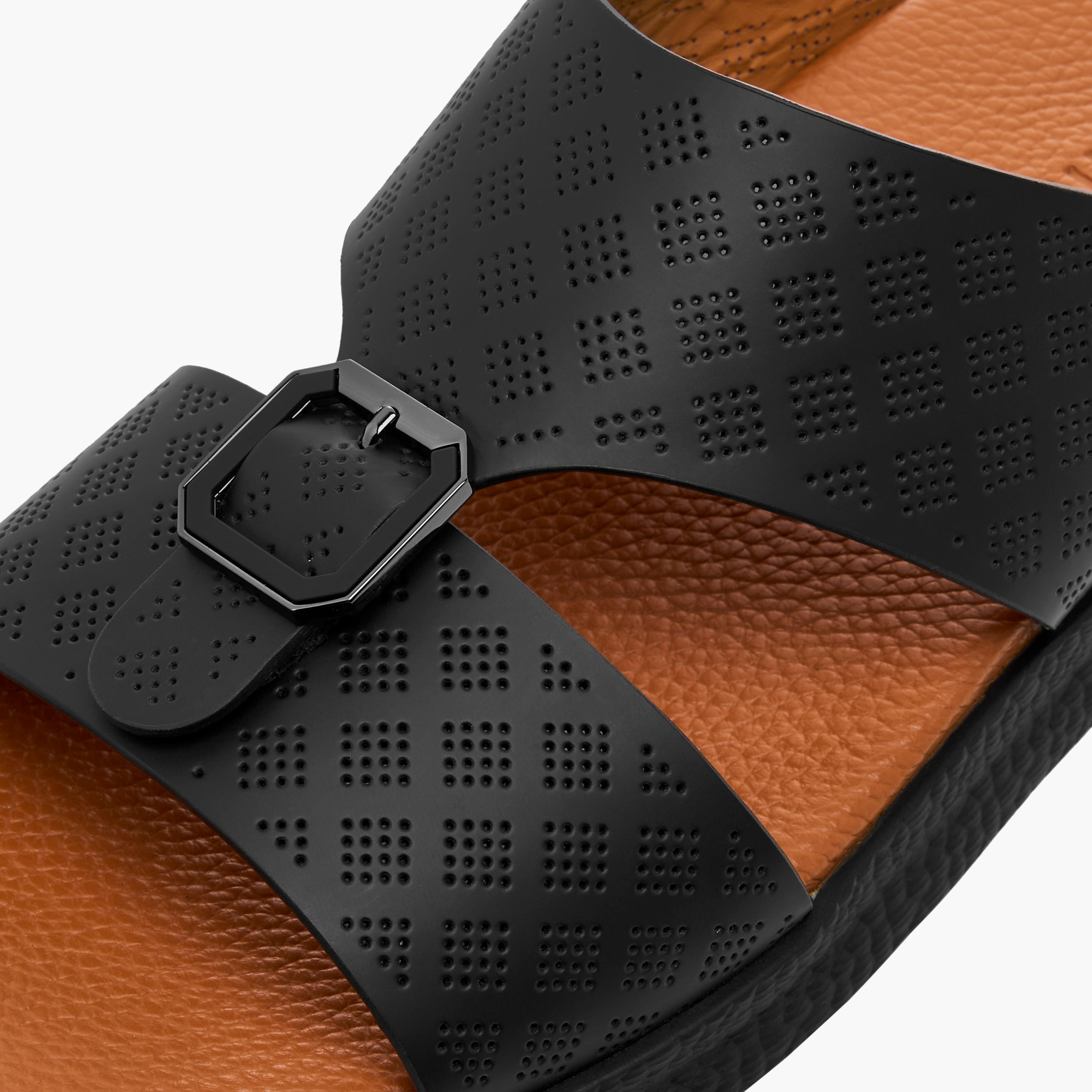 صندل عربي بأحزمة مثقّبة للرجال من دوتشيني-men-shoes-sandals-image-4