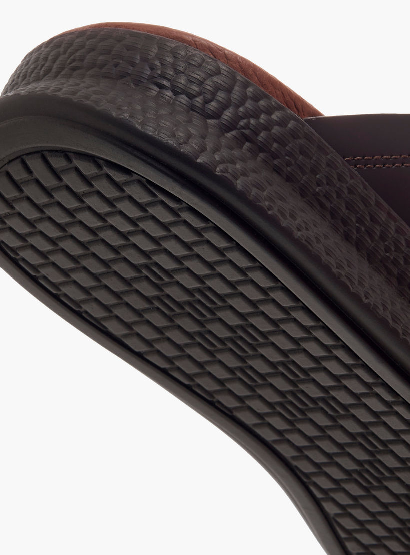 Duchini Men Textured Strap Arabic Sandals-men-shoes-sandals-image-6