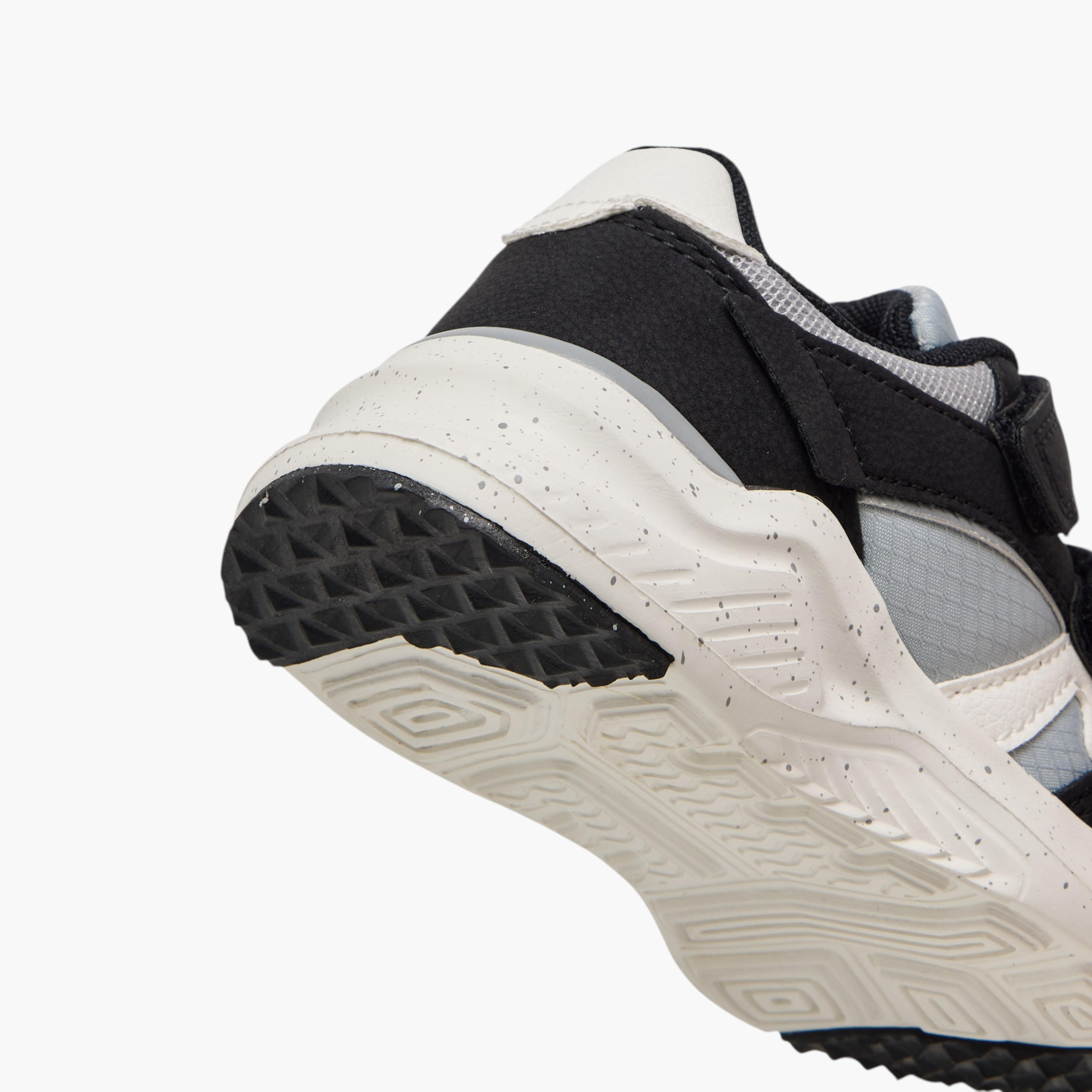 حذاء سنيكرز بشريط إغلاق لاصق من جونيورز-boys-shoes-schoolshoes-image-5