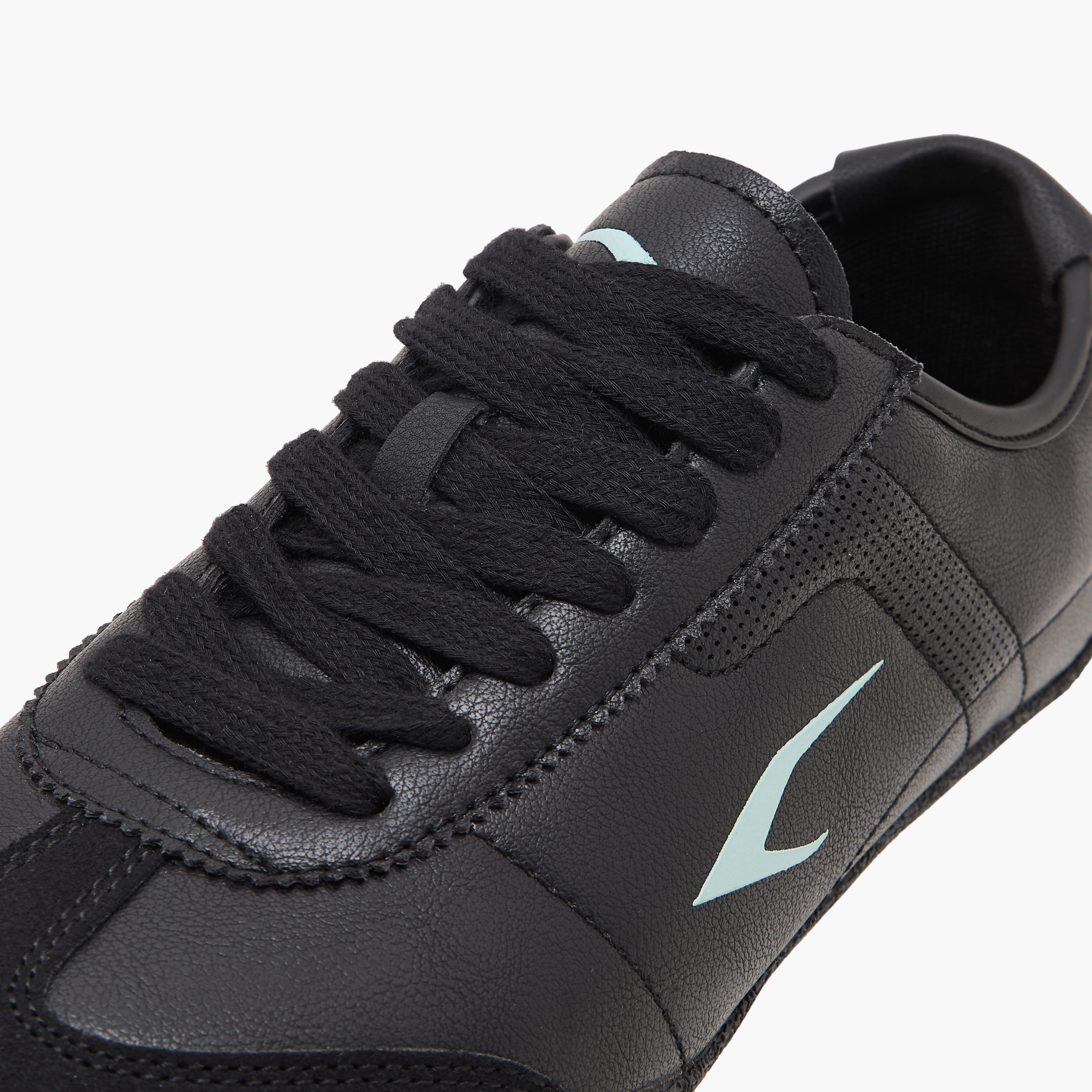 حذاء رياضي برباط إغلاق للنساء من داش-women-shoes-sports-image-4