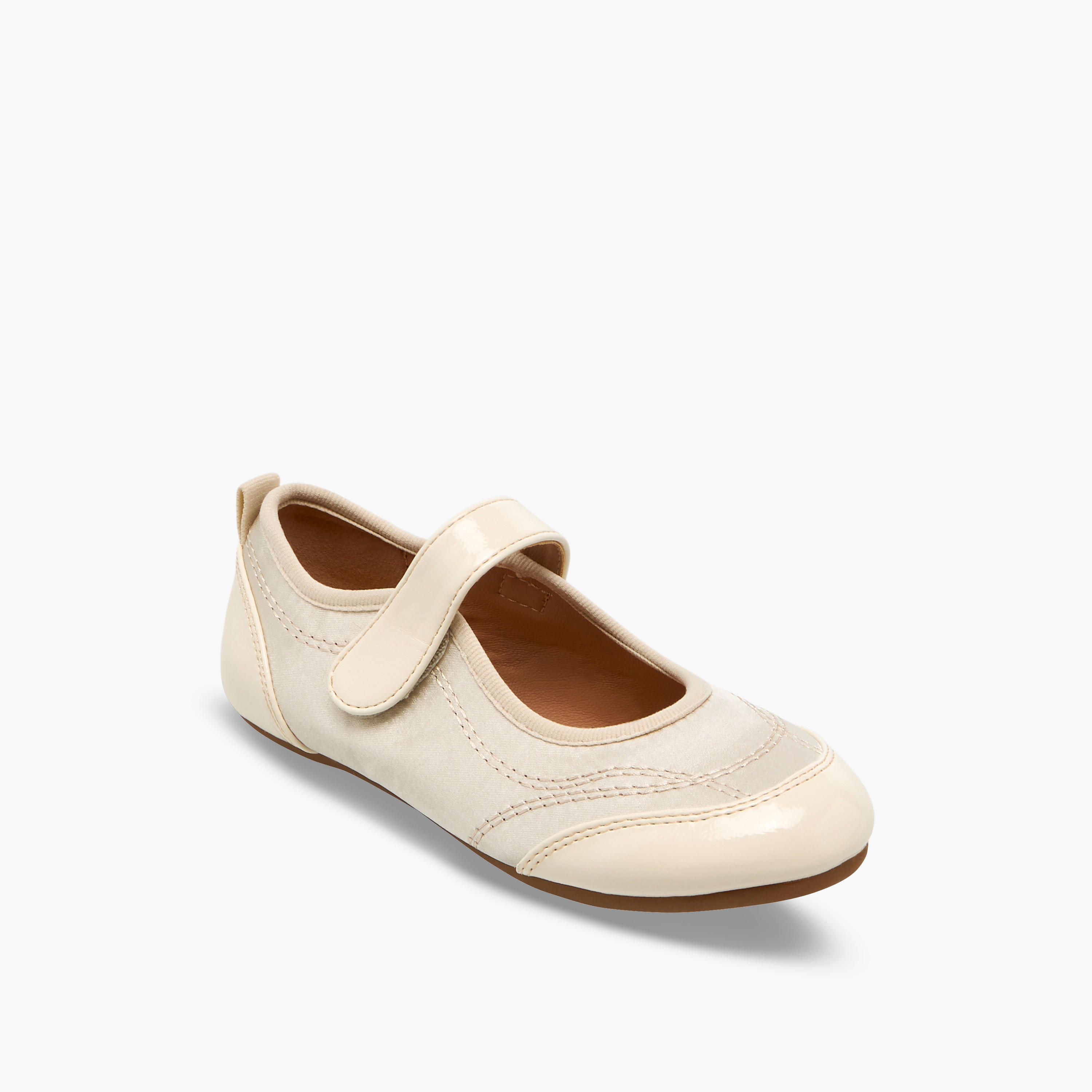 حذاء ماري جين بتفاصيل مغرزة للبنات من فلورا بيلا-girls-shoes-maryjanes-image-2