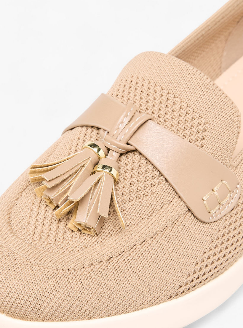 حذاء سهل الارتداء بشرابة من فلورا بيلا-women-shoes-loafersandmoccasins-image-4