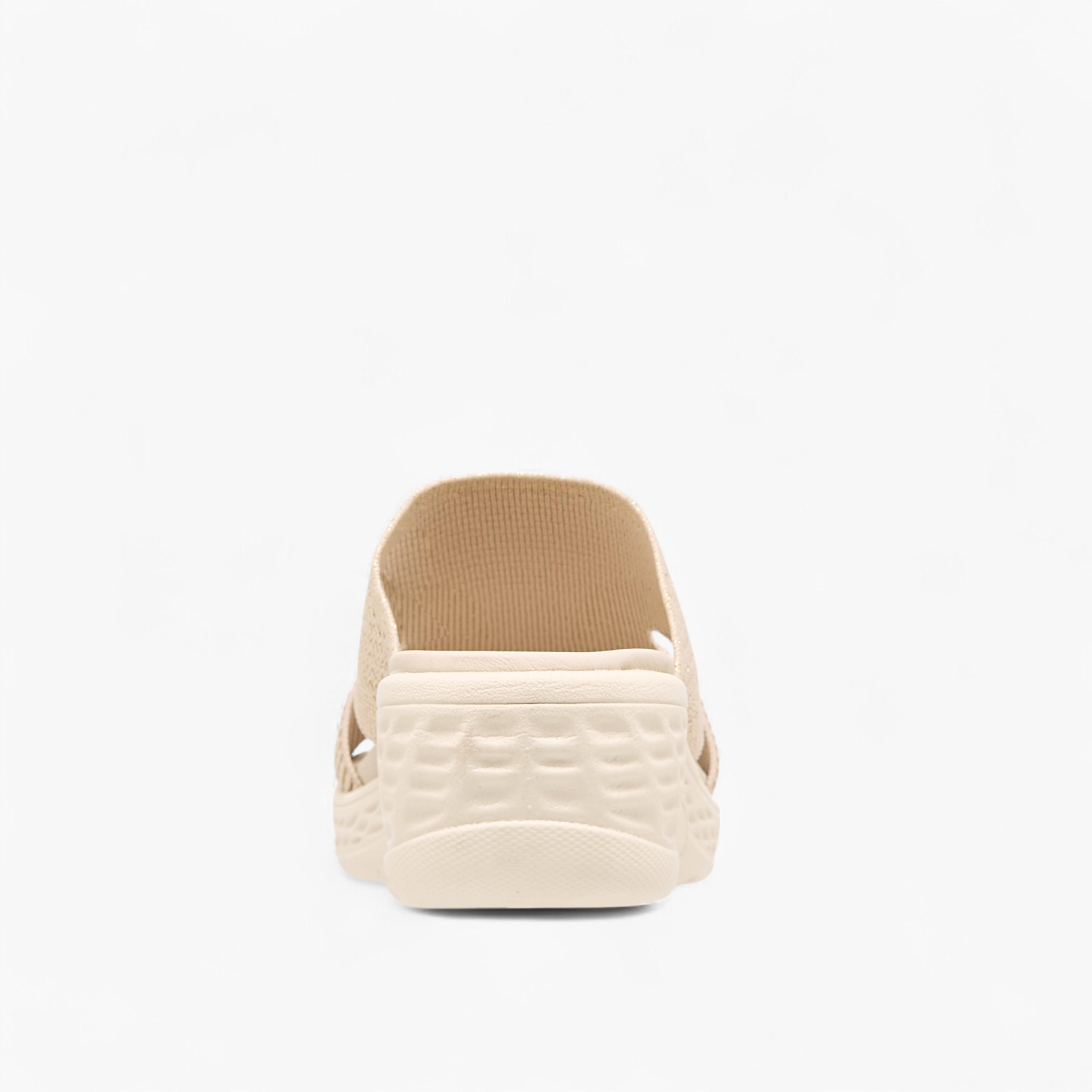 صندل سهل الارتداء وبارز الملمس بكعب ويدج من فلورا بيلا-women-shoes-sandals-heeled-image-5