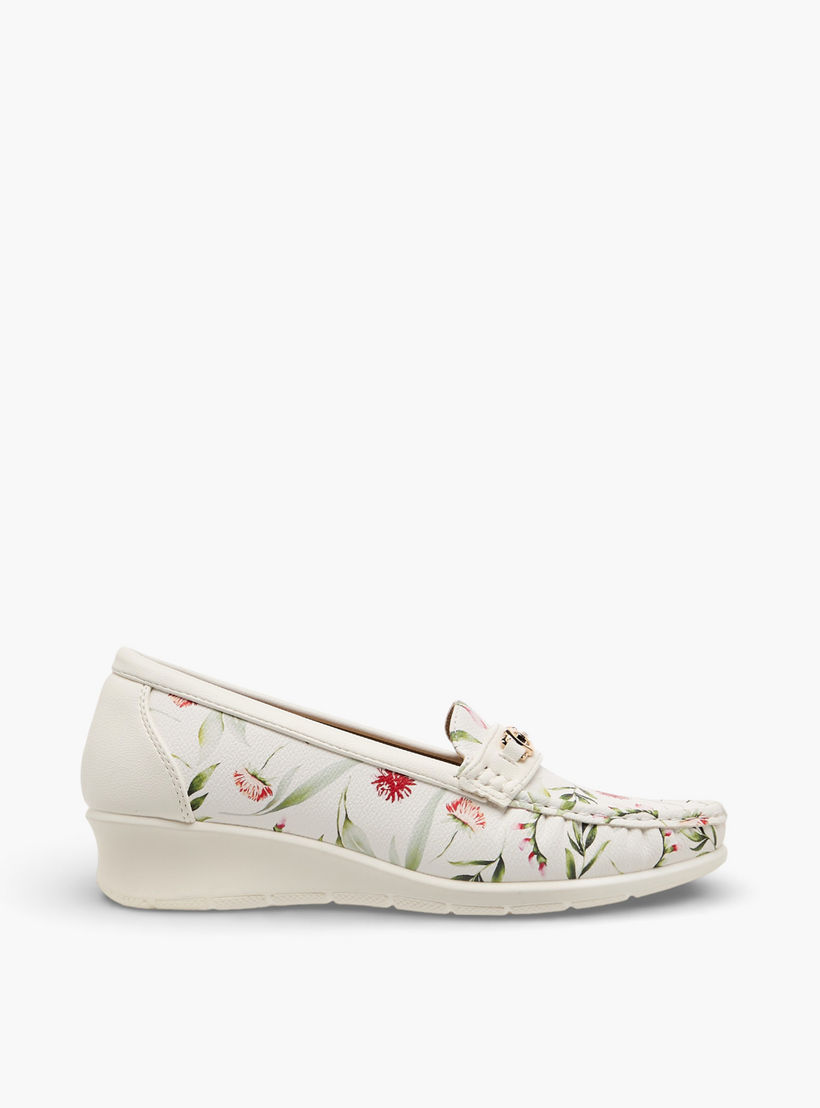حذاء لوفر بكعب ويدج وطبعات للنساء من فلورا بيلا-women-shoes-flats-loafers-image-3