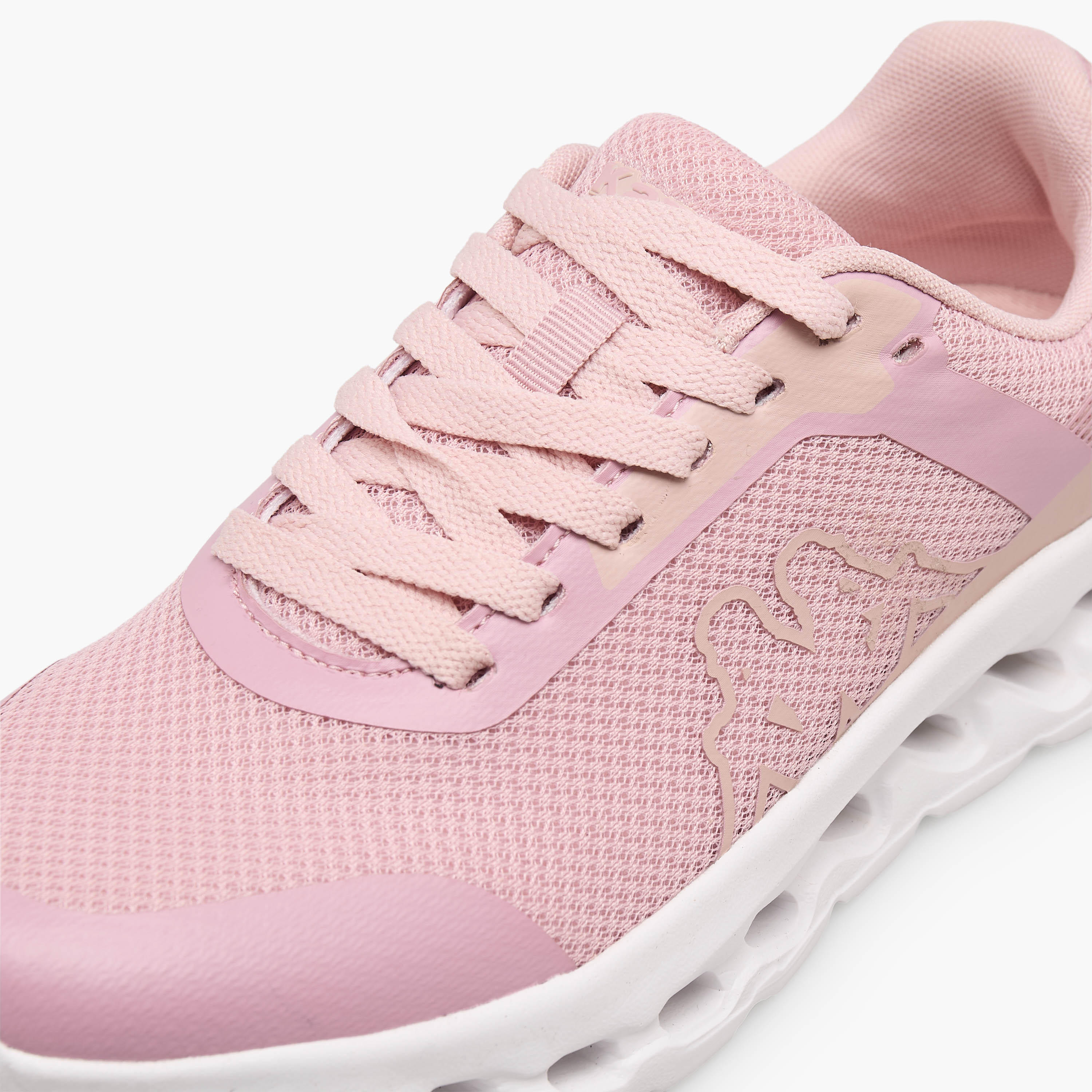 حذاء رياضي برباط إغلاق وشعار للنساء من كابا-sports-women-shoes-image-7