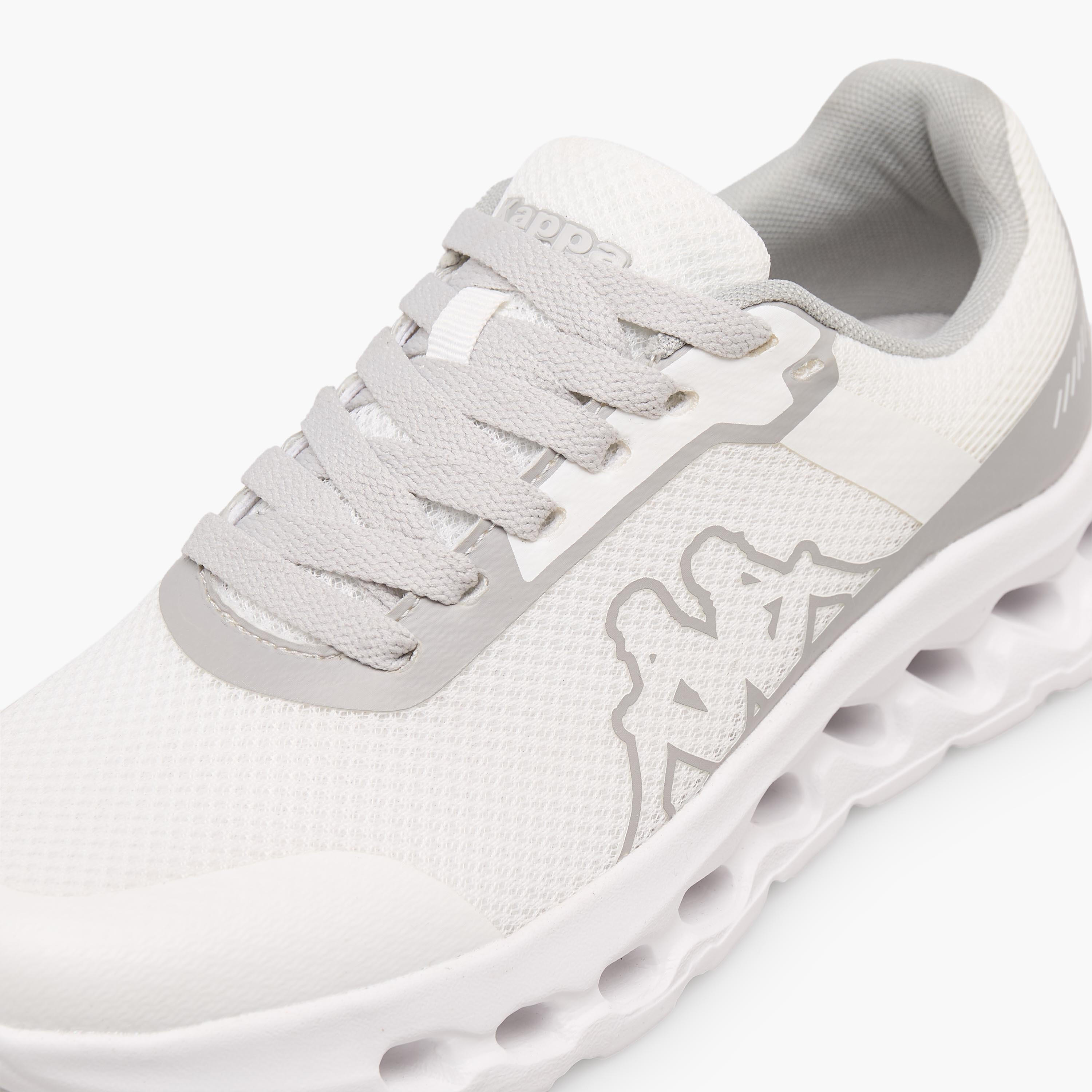 حذاء رياضي برباط إغلاق وشعار للنساء من كابا-sports-women-shoes-image-7