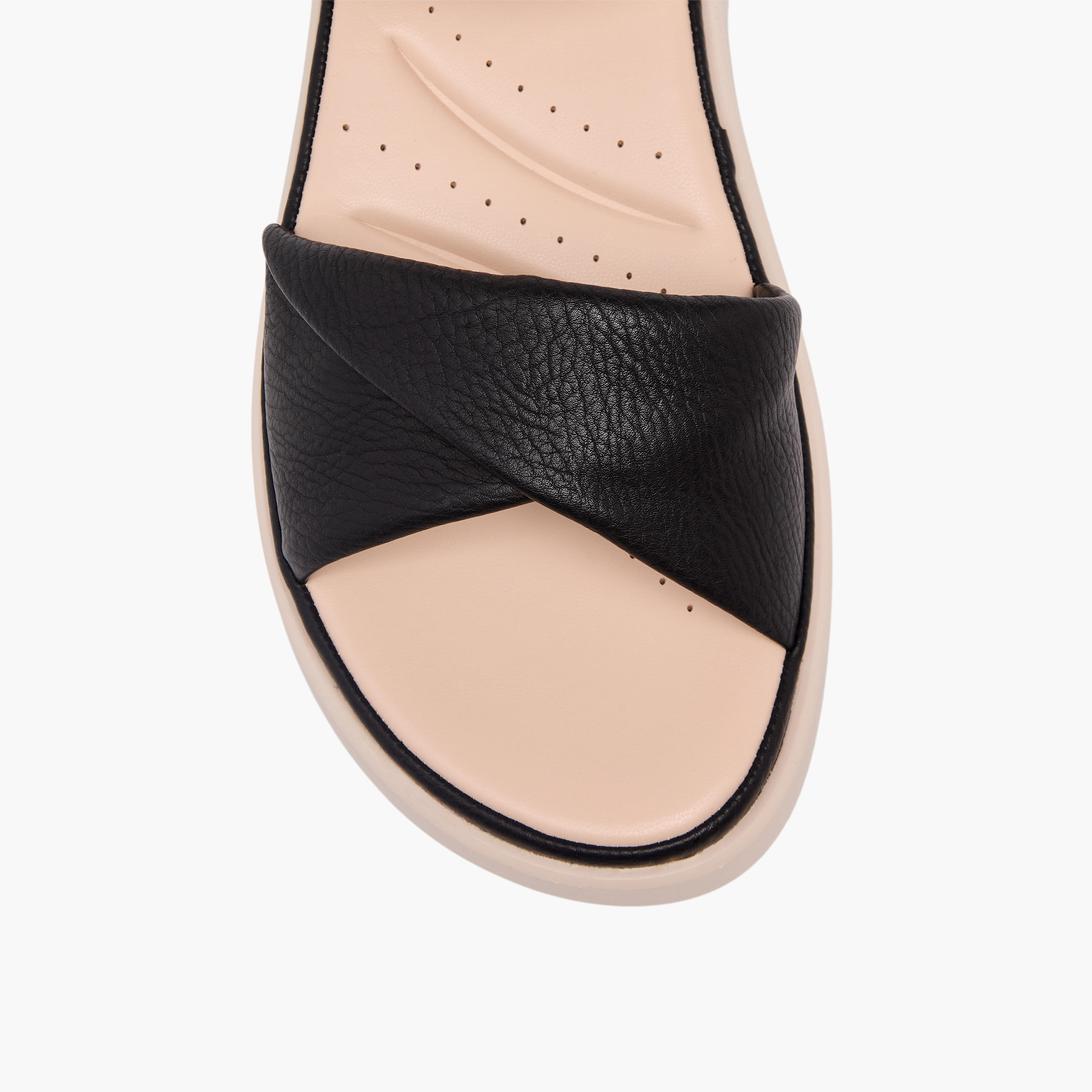 صندل بأحزمة وشريط لاصق من لو كونفورت-women-shoes-flats-sandals-image-7
