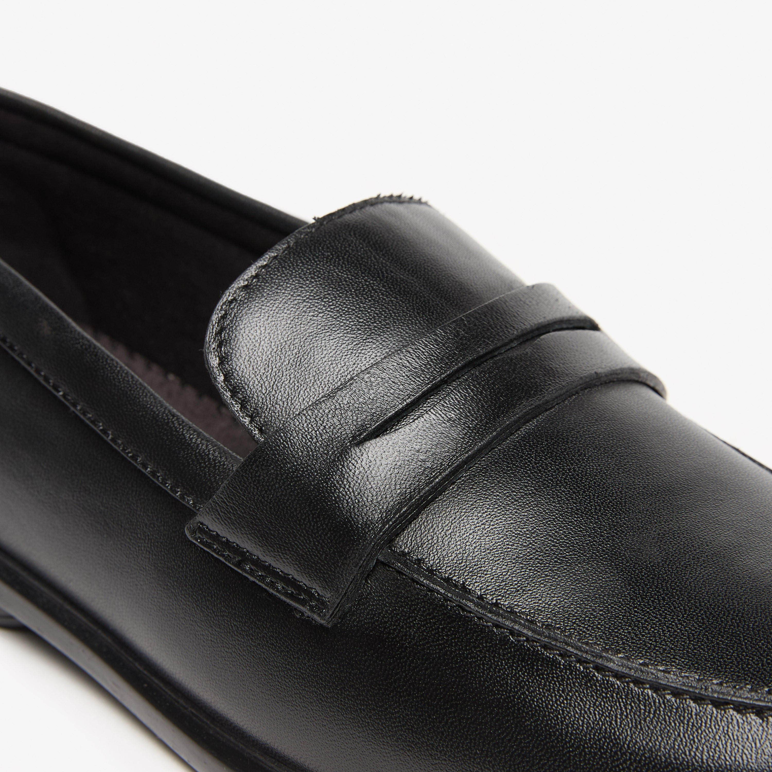 حذاء سادة سهل الارتداء من إل بي إل من شو إكسبرس-men-shoes-formalshoes-image-5