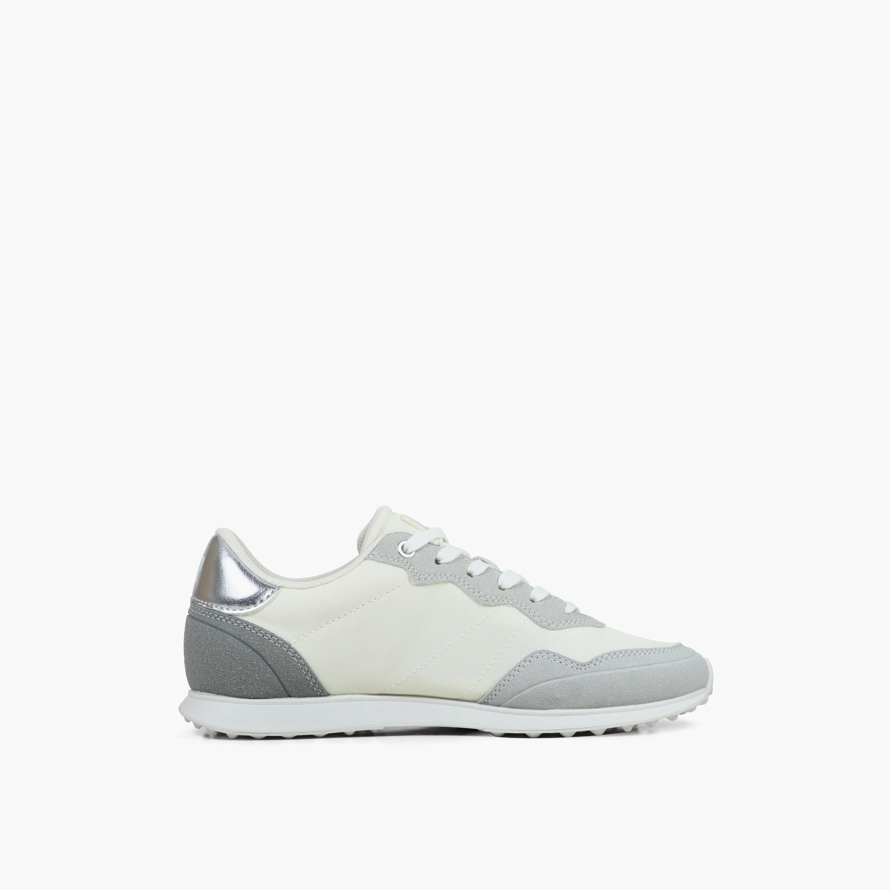 حذاء سنيكرز بطول الكاحل ورباط إغلاق أوتيما إن واي إكس للنساء من جاب-women-shoes-sneakers-image-2