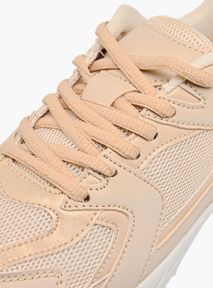حذاء سنيكرز بألواح ورباط إغلاق من فلورا بيلا-women-shoes-sneakers-image-4