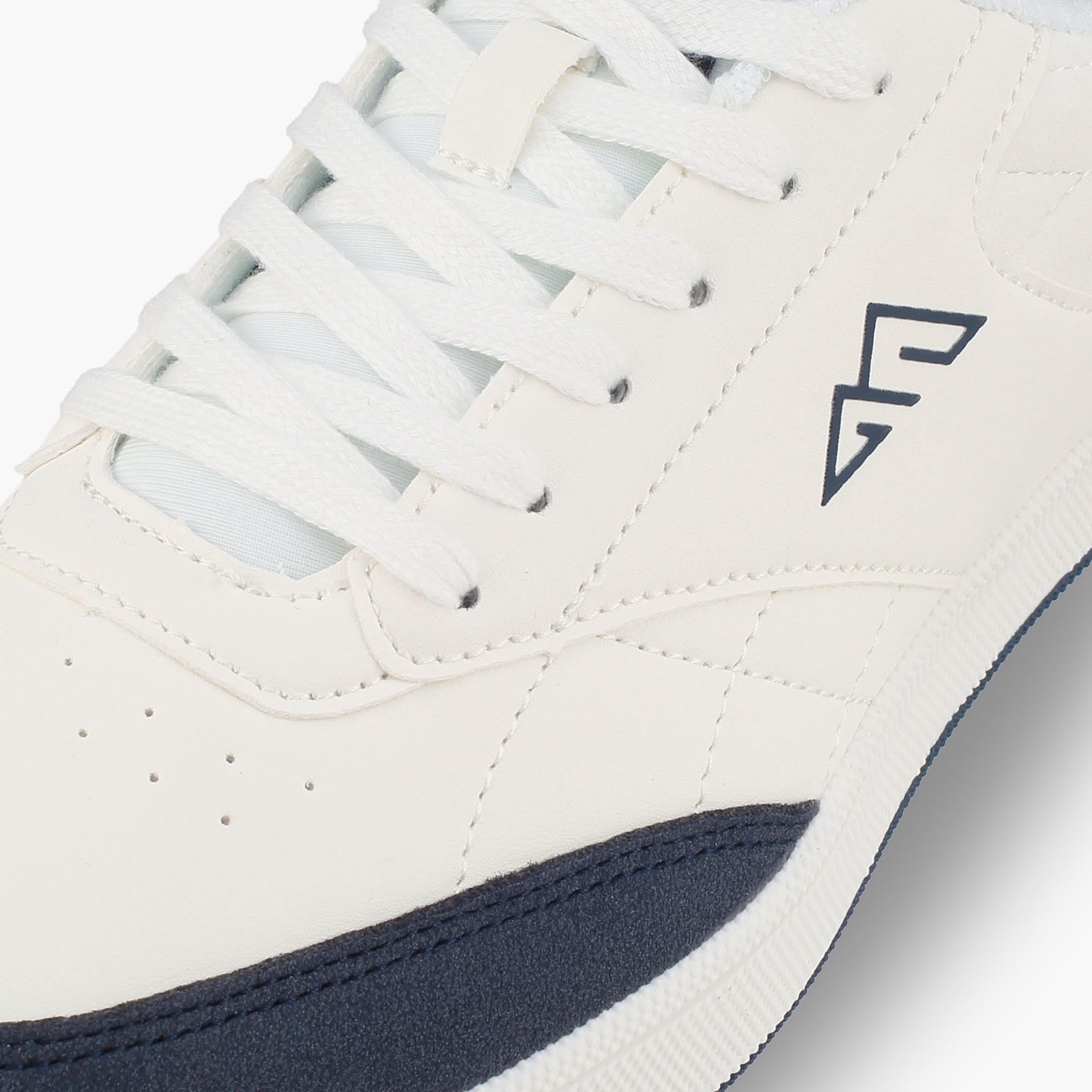 حذاء سنيكرز برباط وطبعات شعار للرجال أوكلام من شو إكسبريس-men-shoes-sneakers-image-4