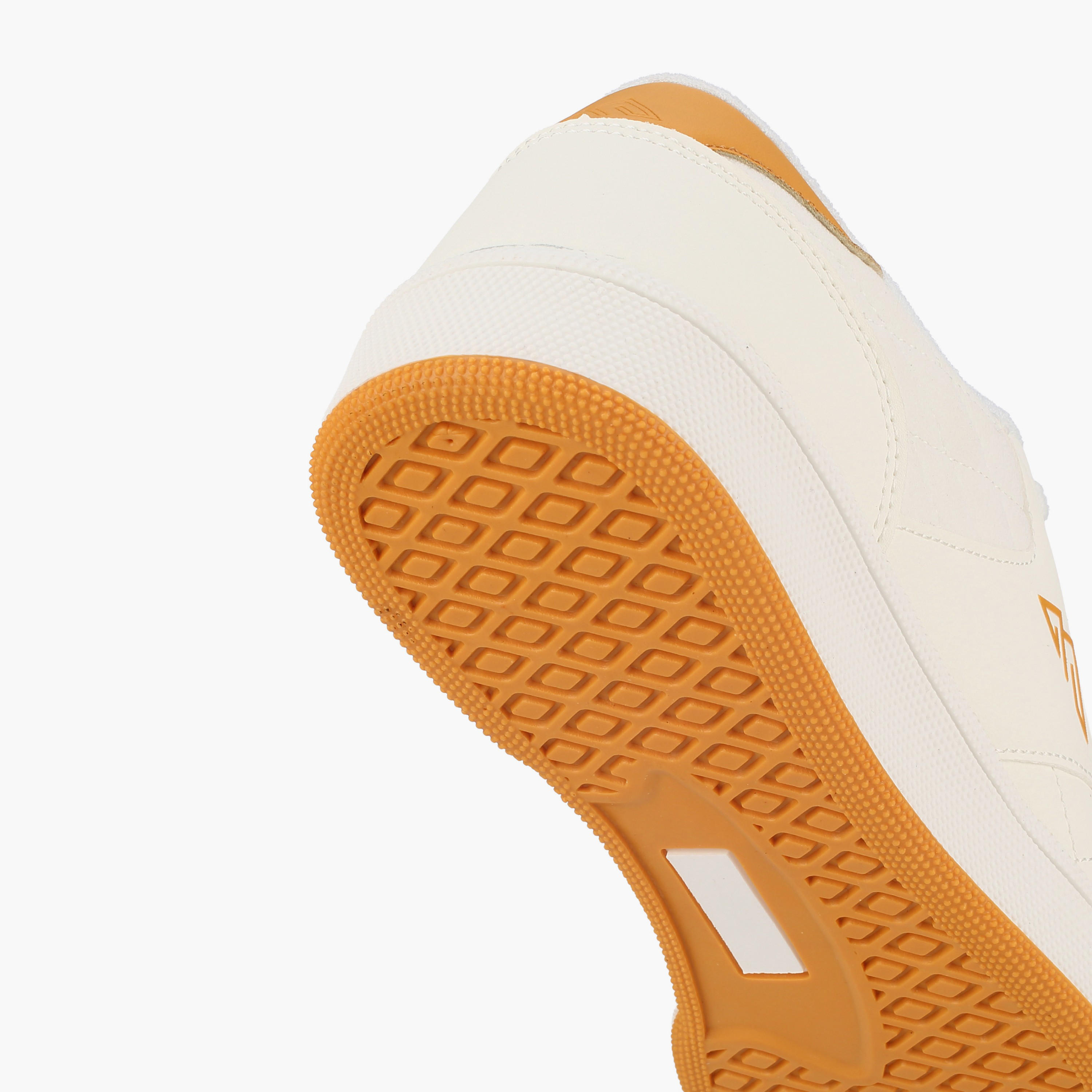 حذاء سنيكرز برباط وطبعات شعار للرجال أوكلام من شو إكسبريس-men-shoes-sneakers-image-5