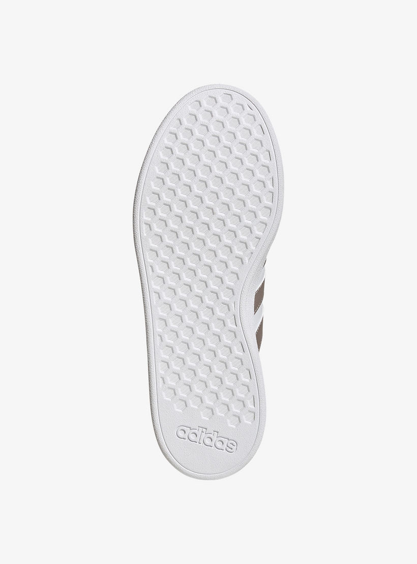 حذاء سنيكرز بكاحل منخفض ورباط إغلاق جراند كورت 2.0 للنساء من أديداس - GW9263-sports-women-shoes-image-4