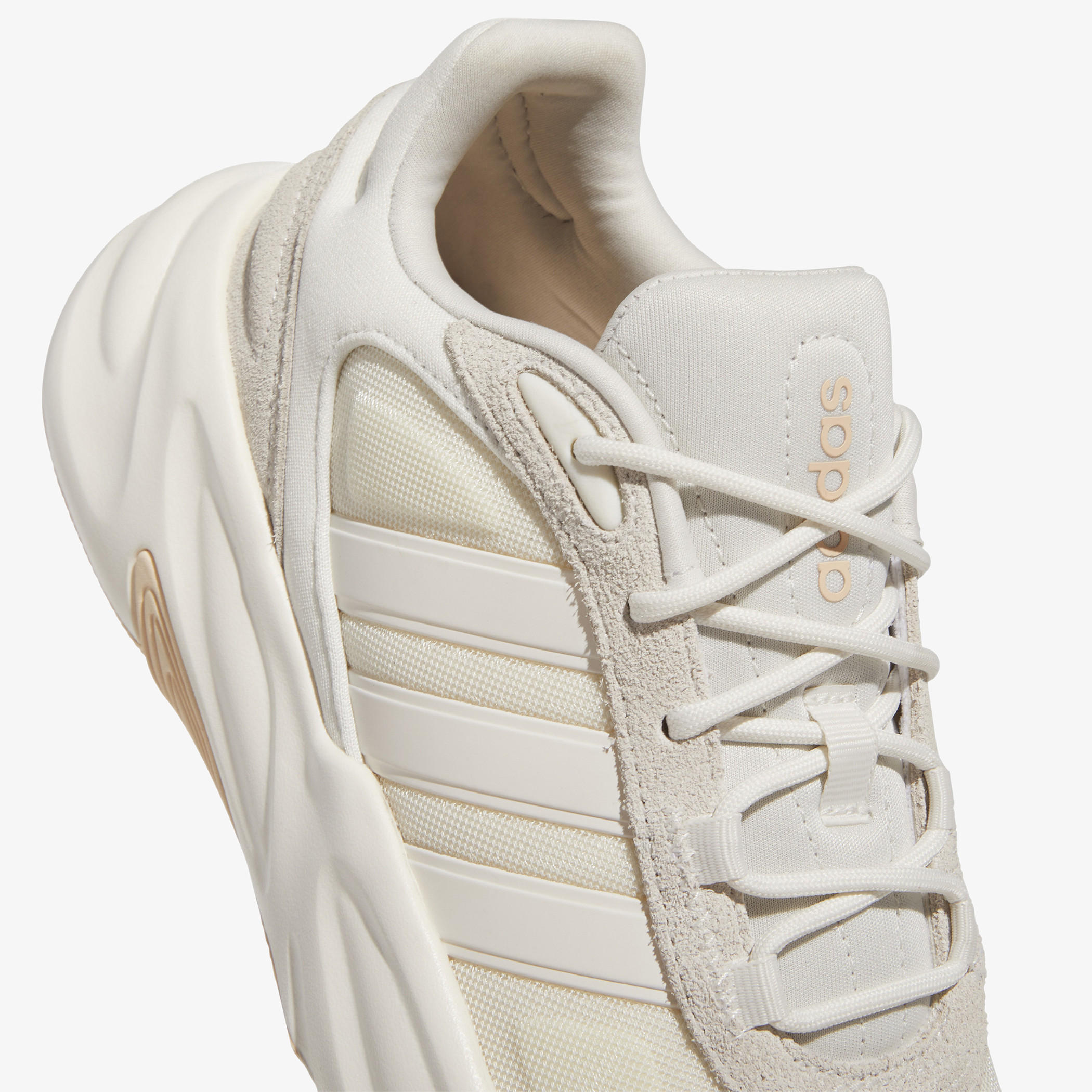 حذاء جري برباط إغلاق للنساء من أديداس - OZELLE-sports-women-shoes-image-5
