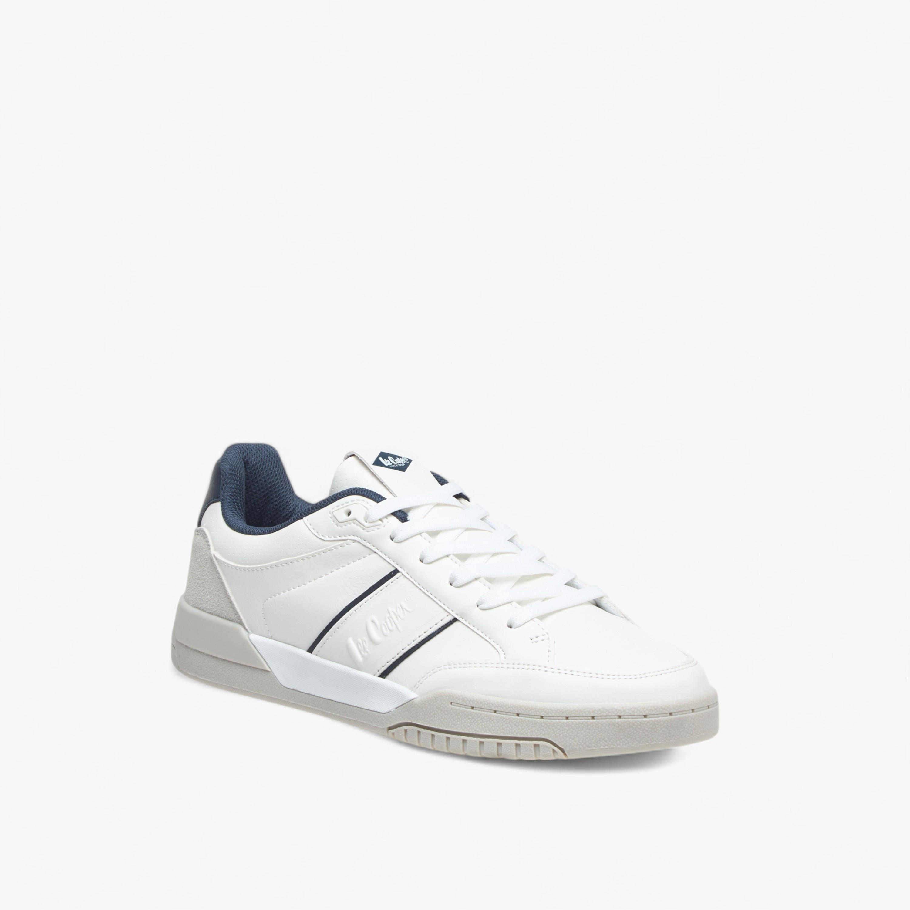 حذاء سنيكرز بتفاصيل شعار وبرباط إغلاق للرجال من لي كوبر-men-shoes-sneakers-image-2