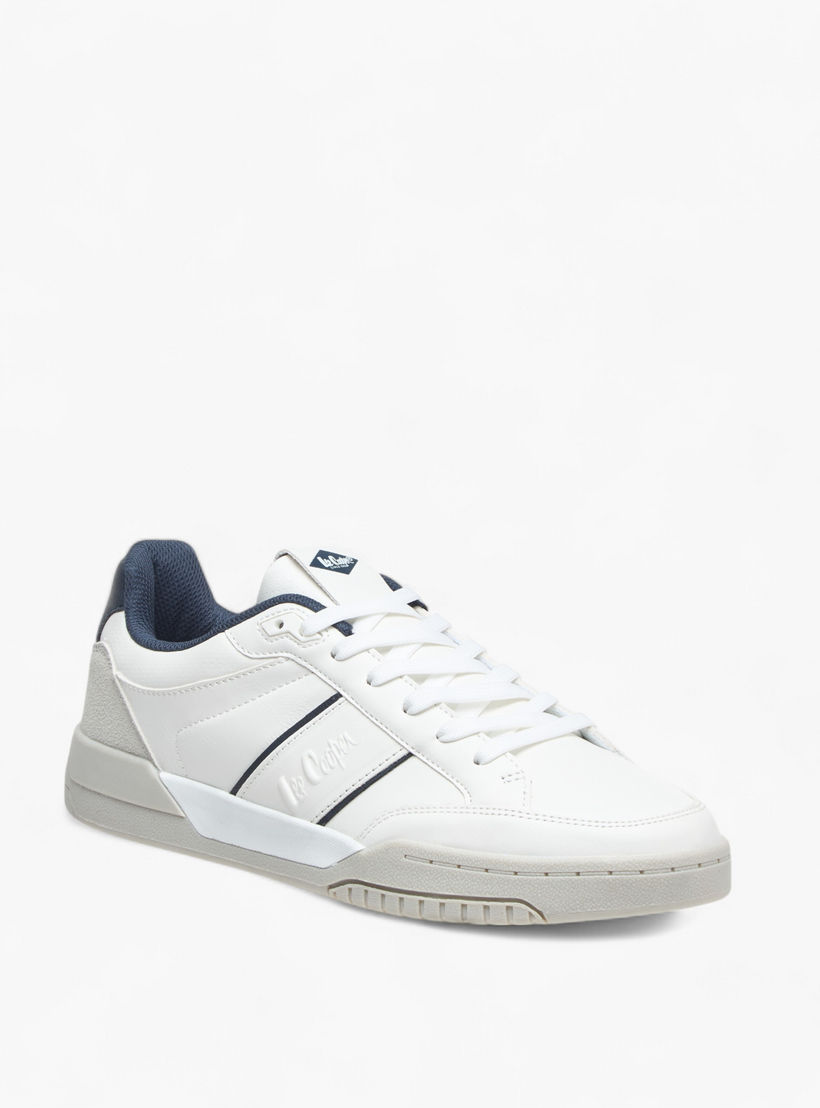 حذاء سنيكرز بتفاصيل شعار وبرباط إغلاق للرجال من لي كوبر-men-shoes-sneakers-image-2
