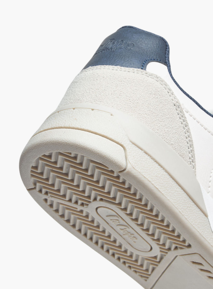 حذاء سنيكرز بتفاصيل شعار وبرباط إغلاق للرجال من لي كوبر-men-shoes-sneakers-image-5