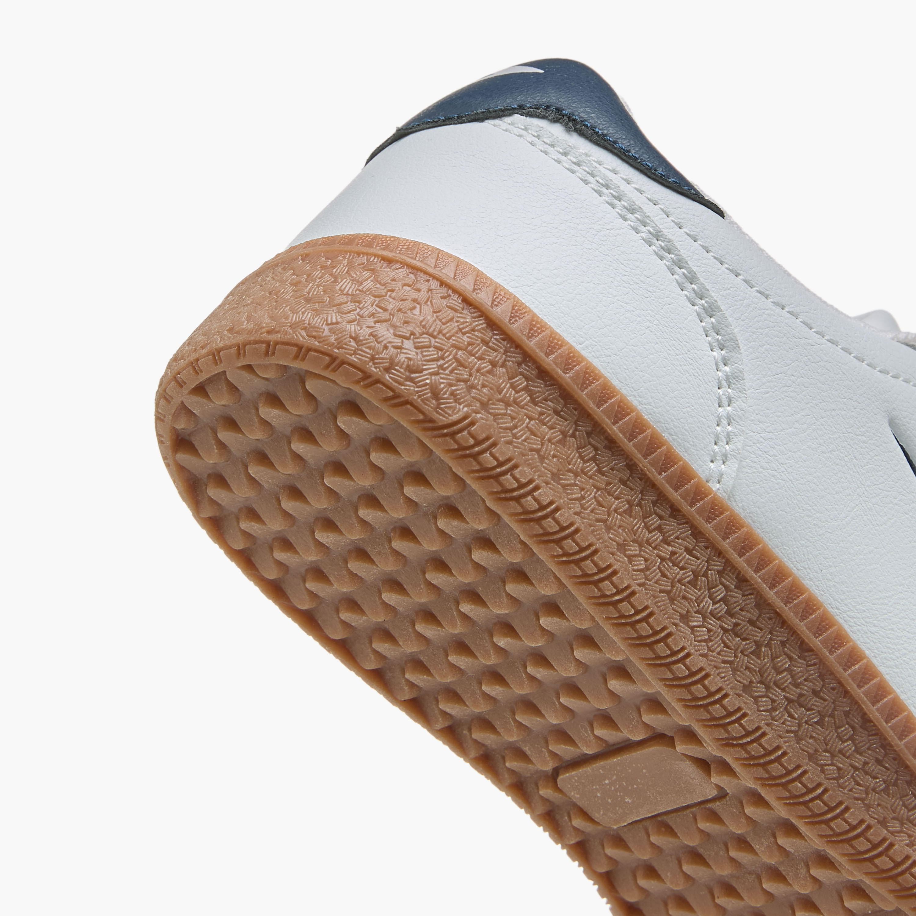 حذاء رياضي بشريط إغلاق لاصق للأولاد من داش-boys-shoes-sports-image-5