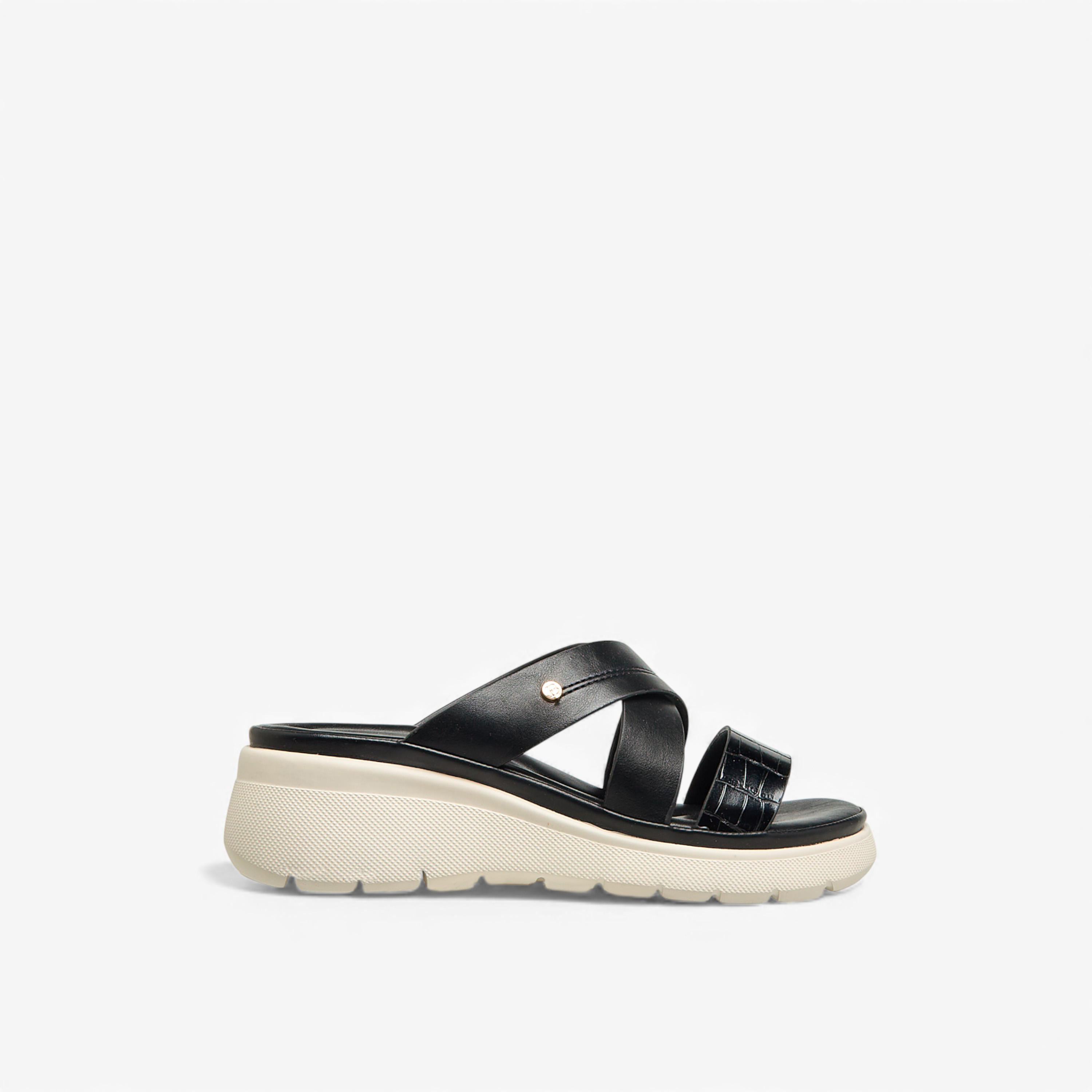 صندل بحزام بارز الملمس للنساء من فلورا بيلا-women-shoes-flats-sandals-image-2