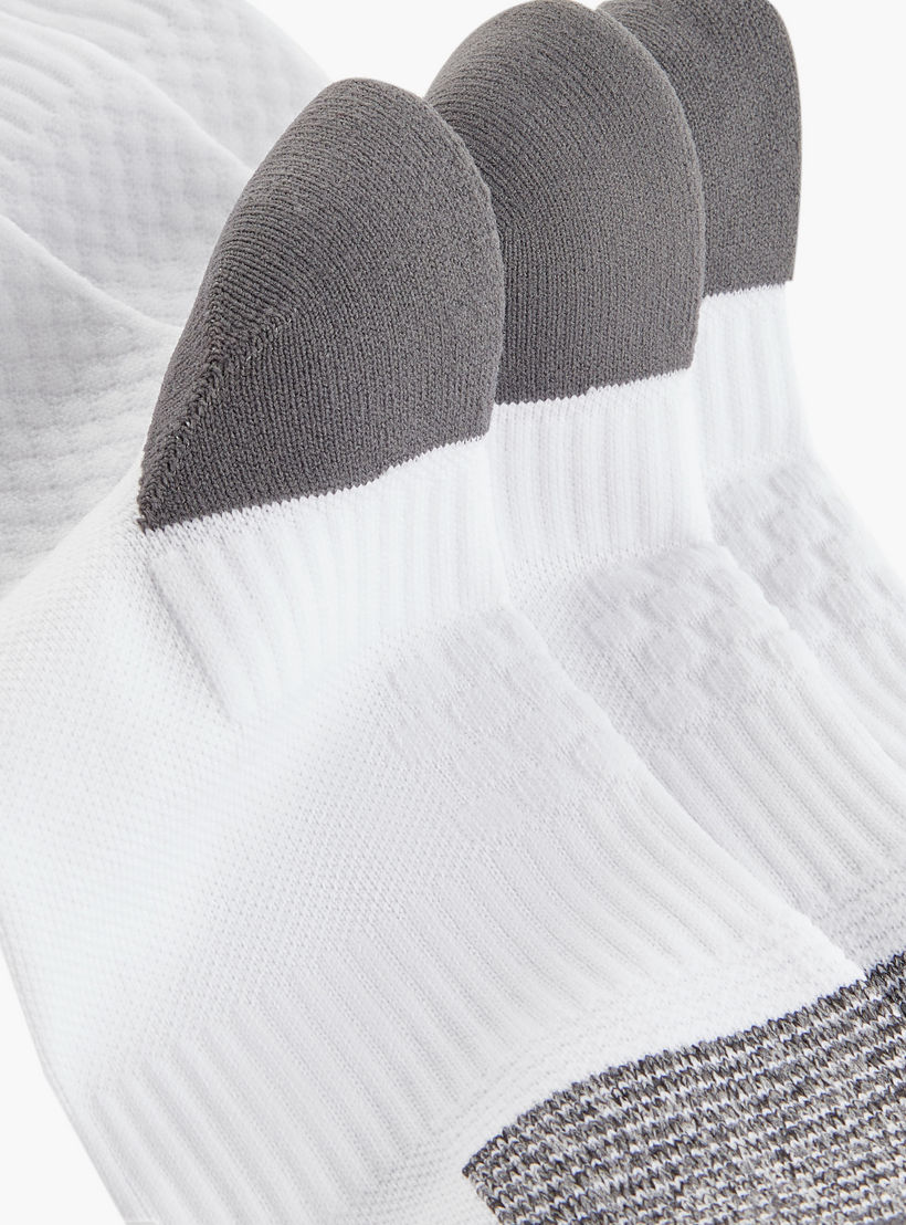 طقم جوارب غير وبرية بارزة الملمس 3 أزواج بطول ربلة الساق من كابا-men-socks-image-4