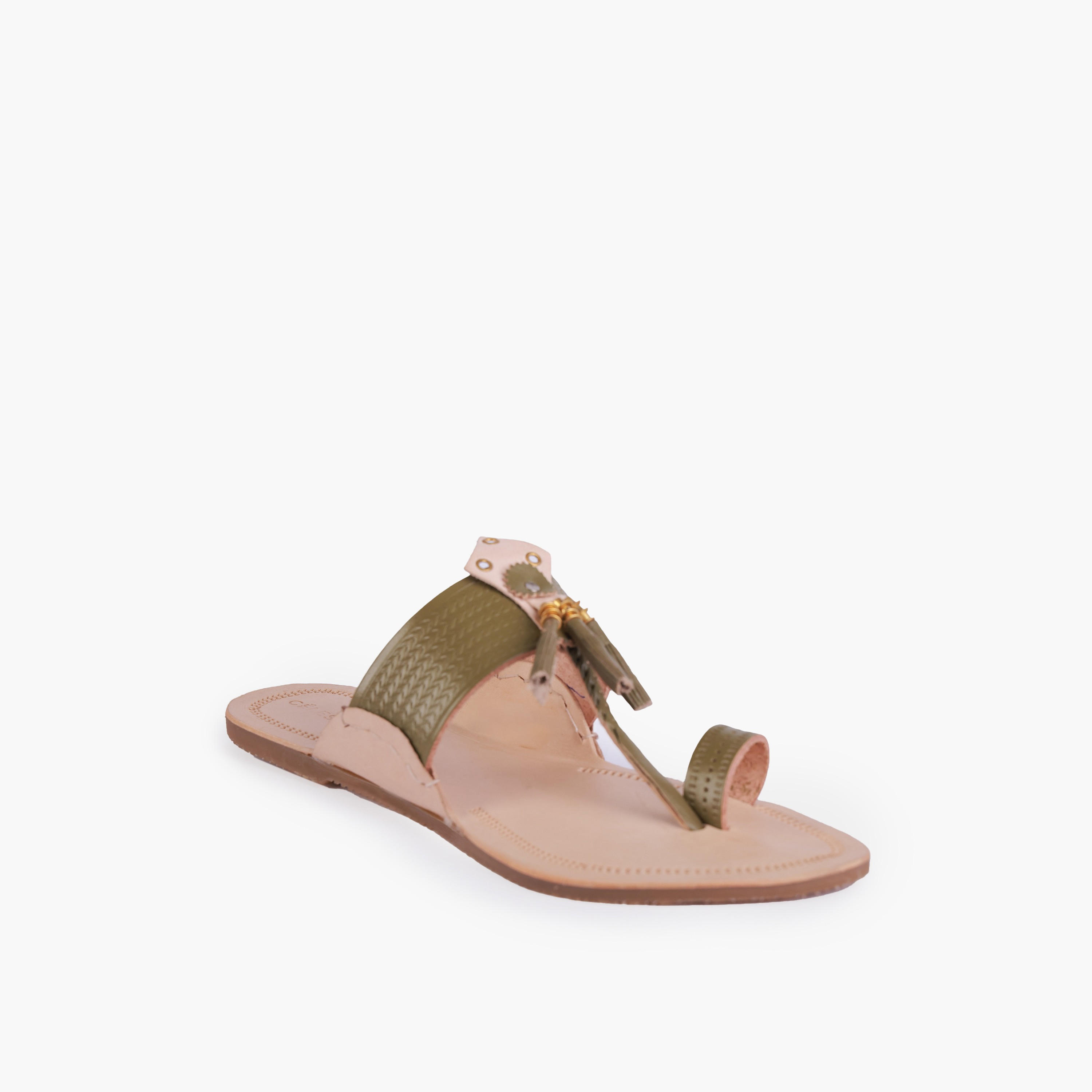 صندل جلد بتفاصيل شرابة للنساء من سيليست-women-shoes-sandals-flats-image-2