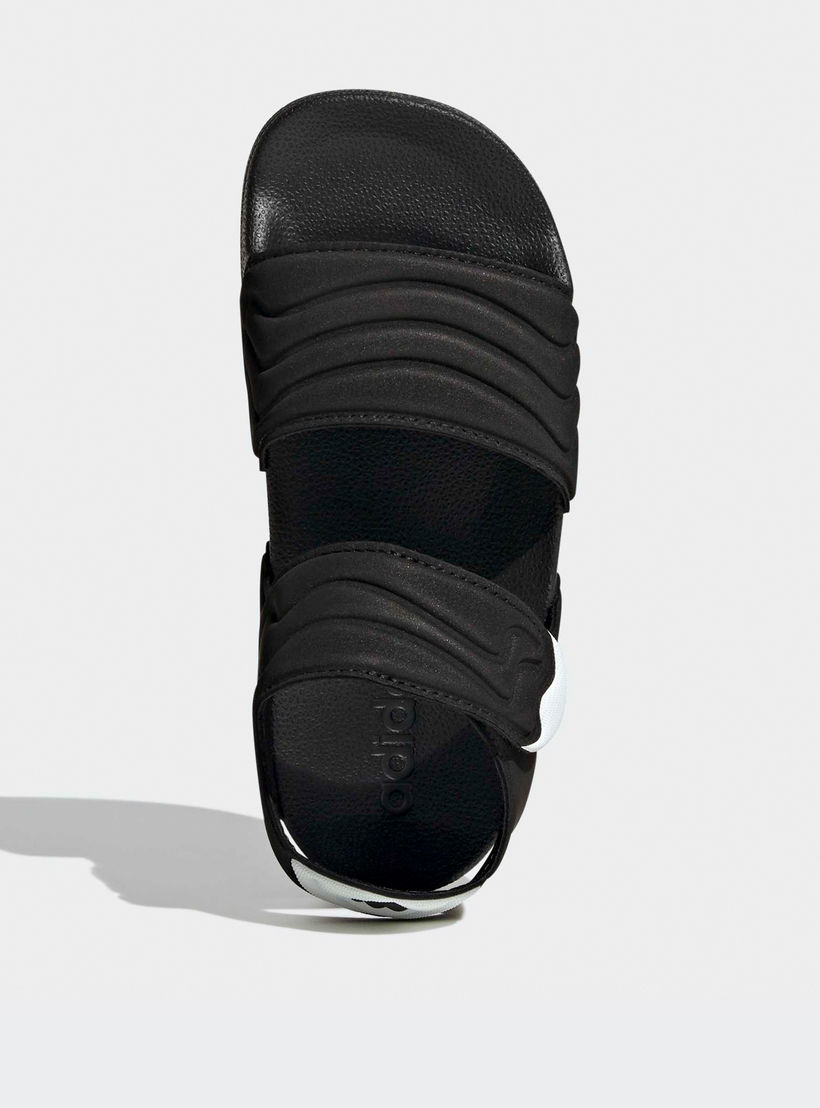 صندل بشريط إغلاق لاصق أديليت من أديداس-boys-shoes-sandals-image-4
