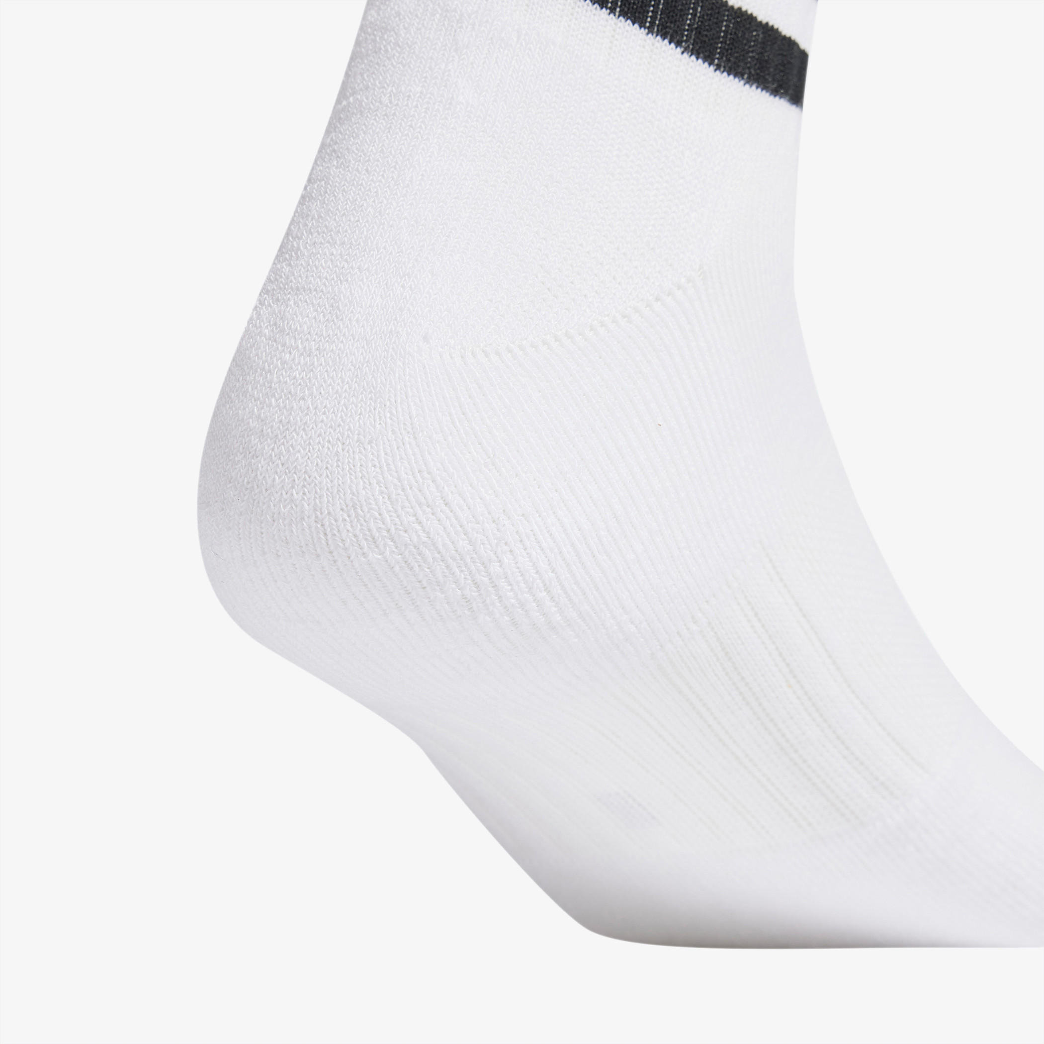 طقم جوارب بطول متوسط 3 أزواج وتفاصيل شعار من أديداس-men-socks-image-4