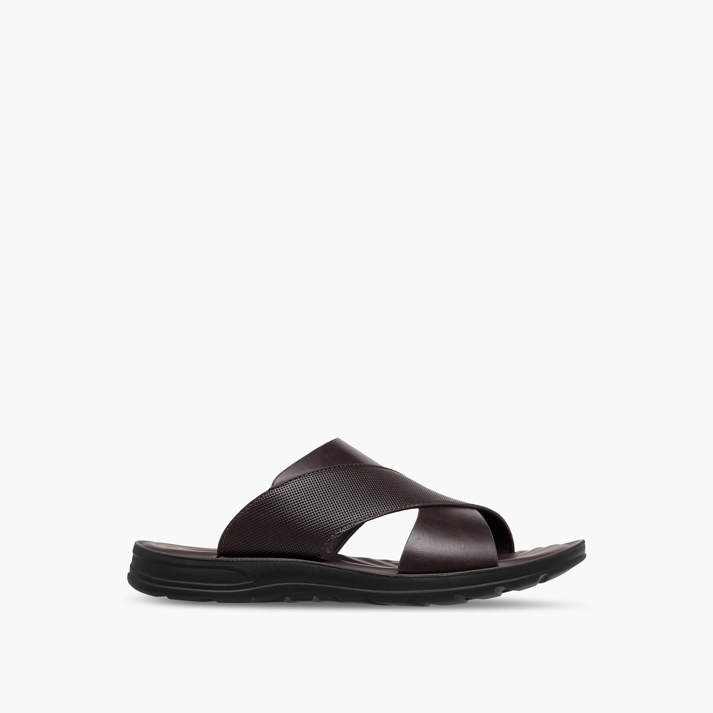 صندل عربي بحزام متقاطع للرجال من أل بي أل من شو إكسبريس-men-shoes-sandals-image-3