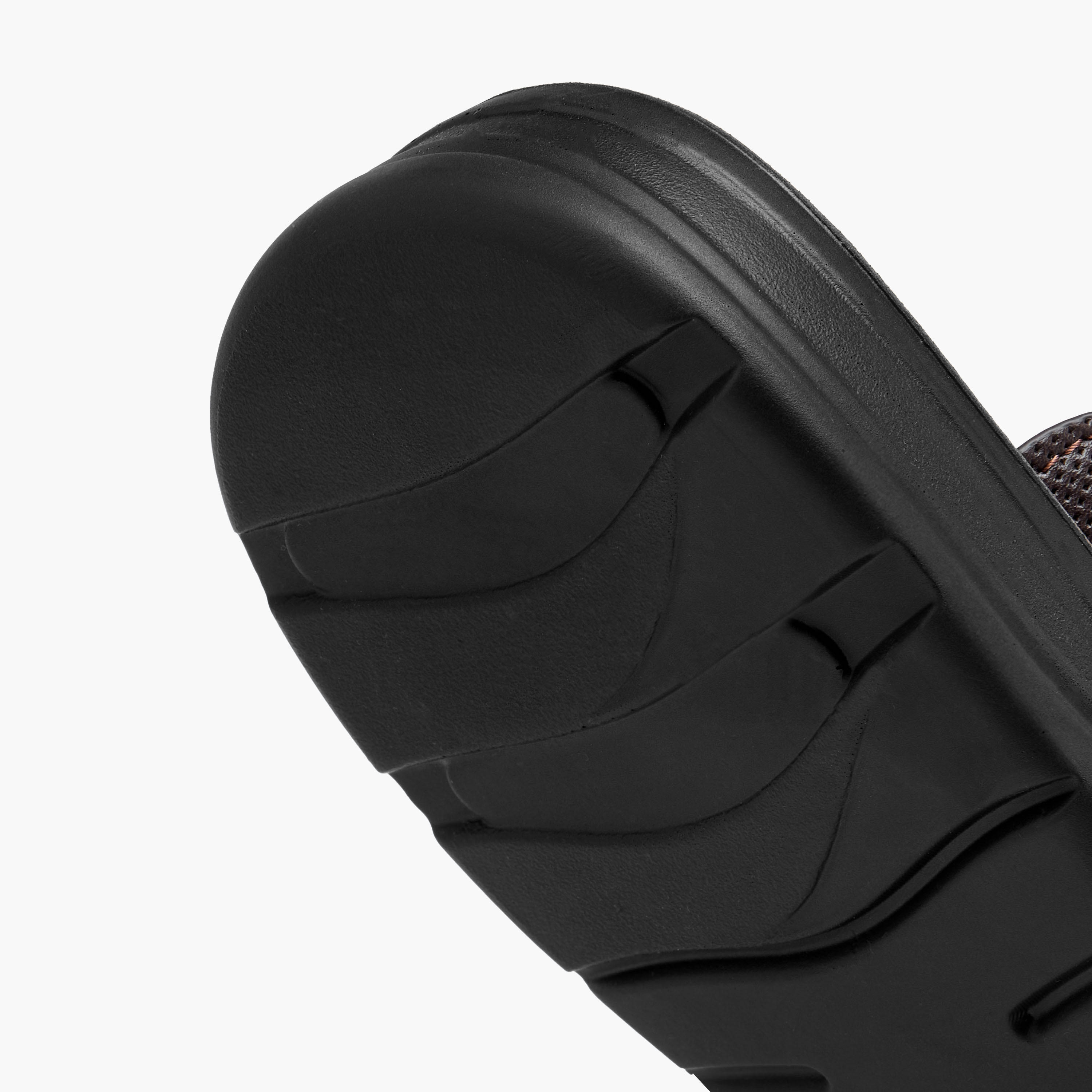 صندل عربي بحزام متقاطع للرجال من أل بي أل من شو إكسبريس-men-shoes-sandals-image-6