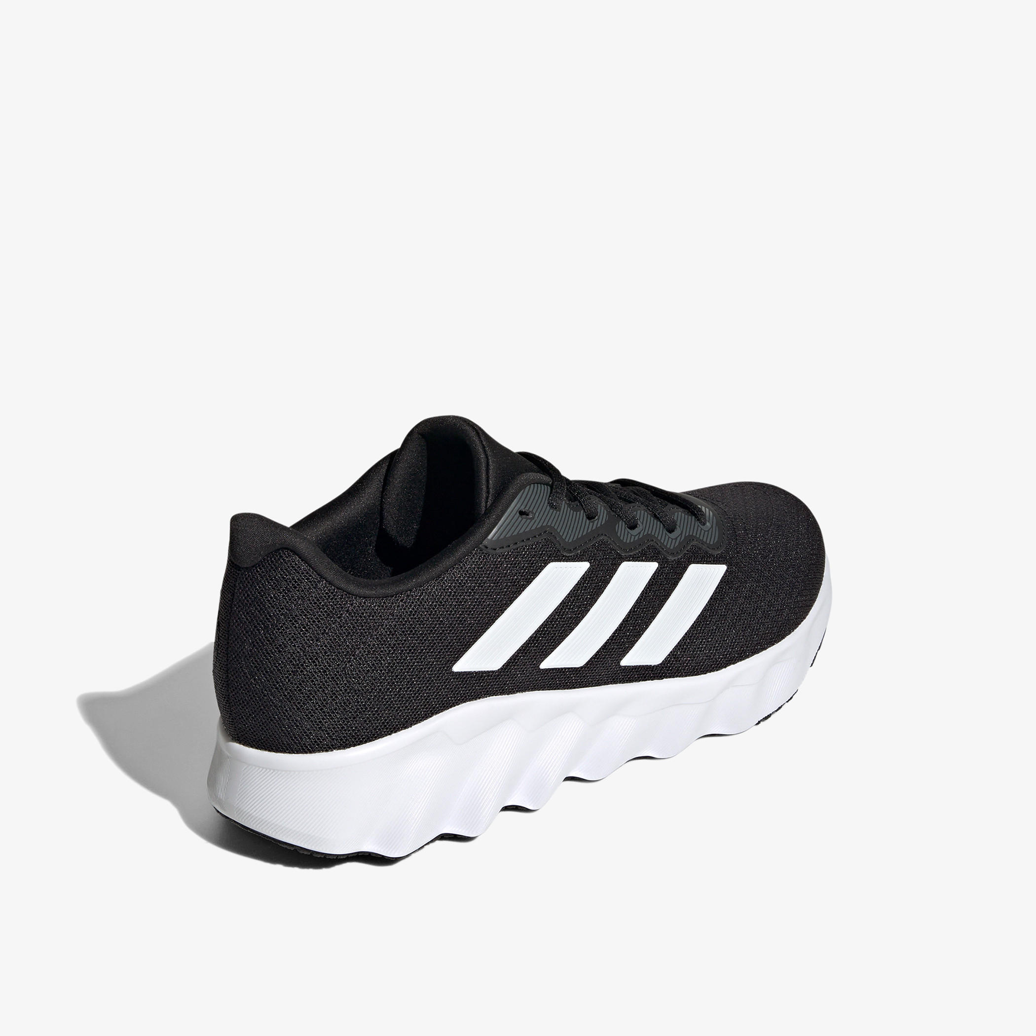 حذاء جري برباط إغلاق للرجال من أديداس - SHIFT RUN U-sports-men-shoes-image-6
