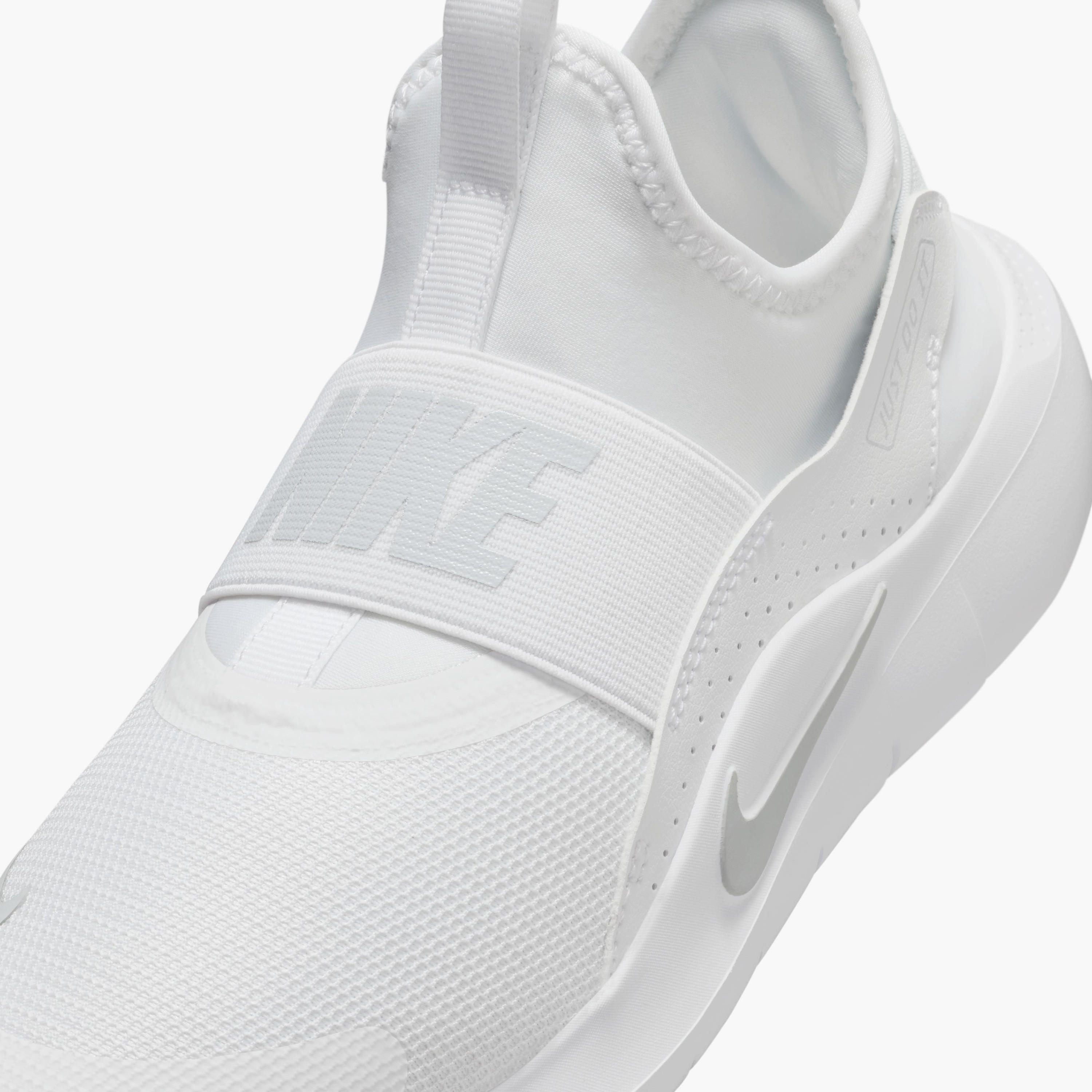 حذاء مدرسي سهل الارتداء "فليكس رونر 4 جي إس" للأولاد من نايك - IF2893-102-boys-shoes-schoolshoes-image-5