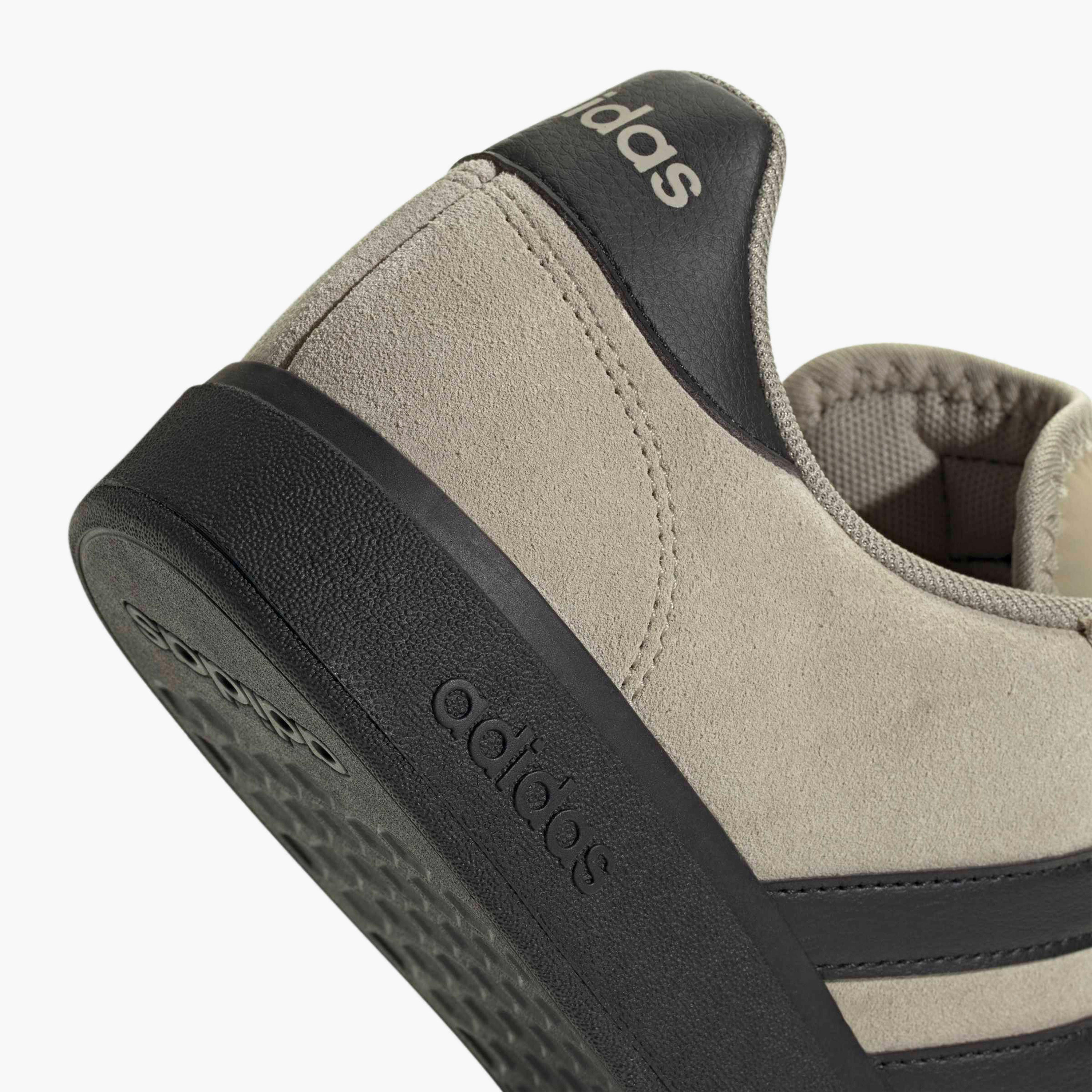 حذاء سنيكرز برباط إغلاق وطول الكاحل جراند كورت باس 00أس للرجال من أديداس-sports-men-shoes-image-8