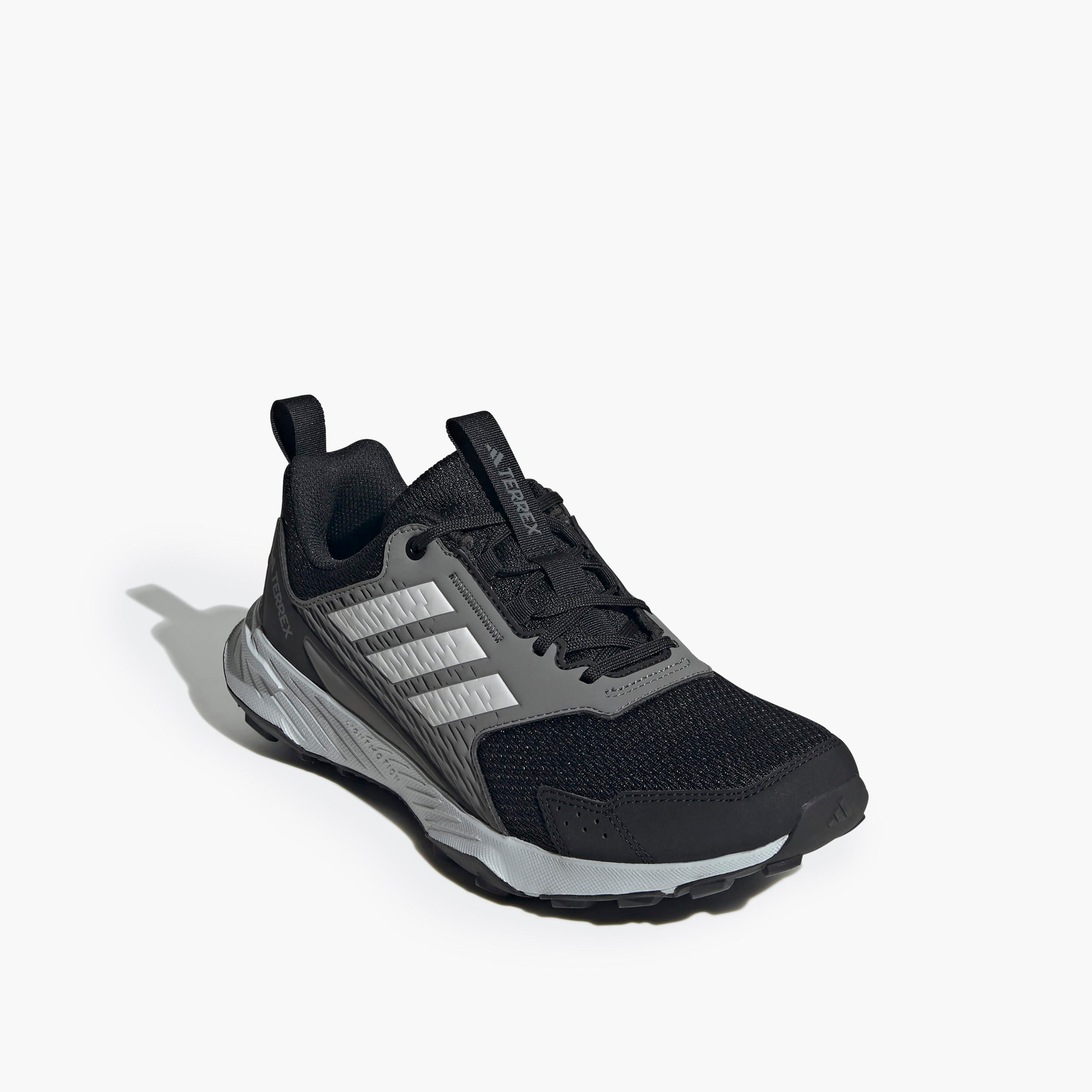 حذاء رياضي برباط إغلاق تيريكس تريسفايندر للنساء من أديداس-women-shoes-sports-image-1
