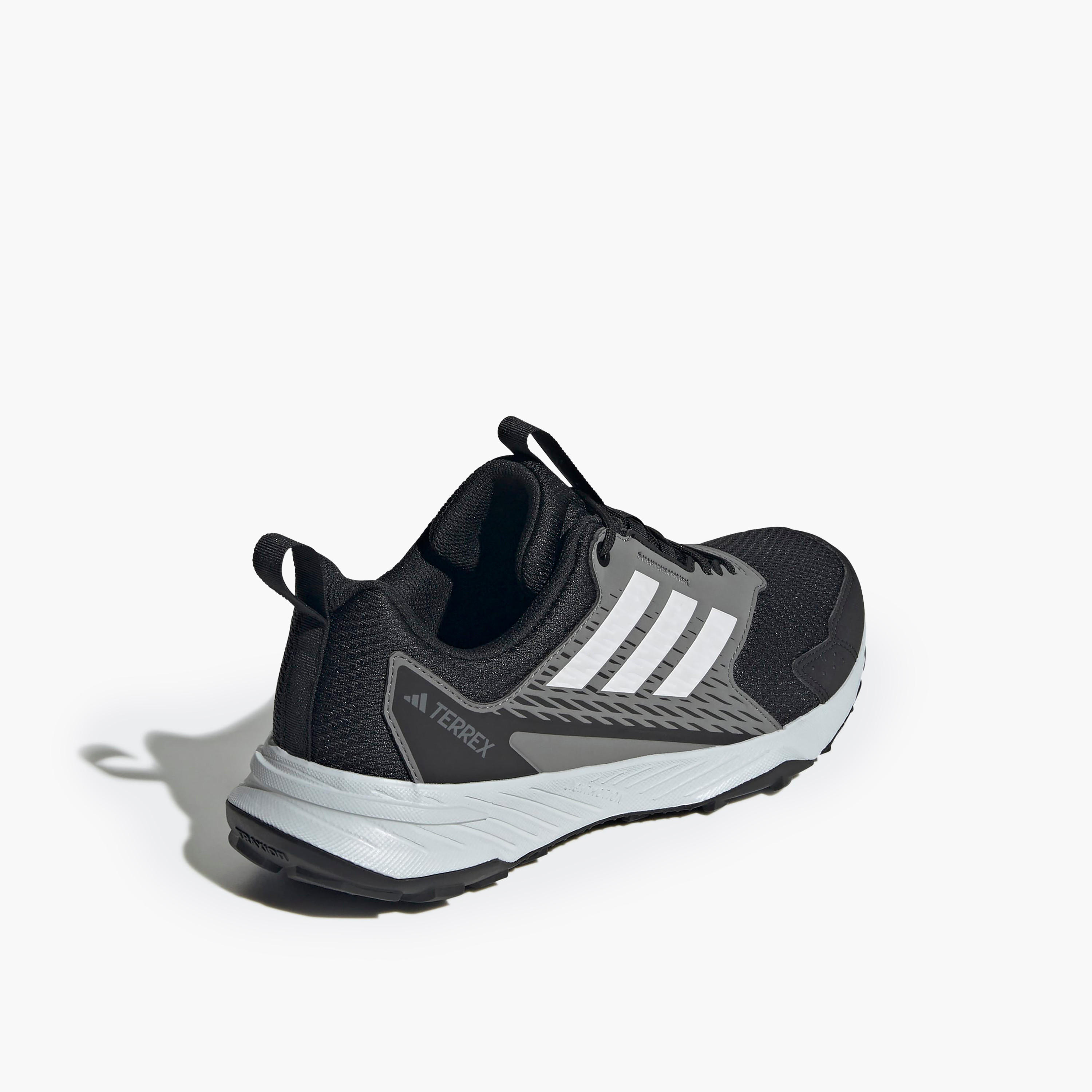 حذاء رياضي برباط إغلاق تيريكس تريسفايندر للنساء من أديداس-women-shoes-sports-image-3