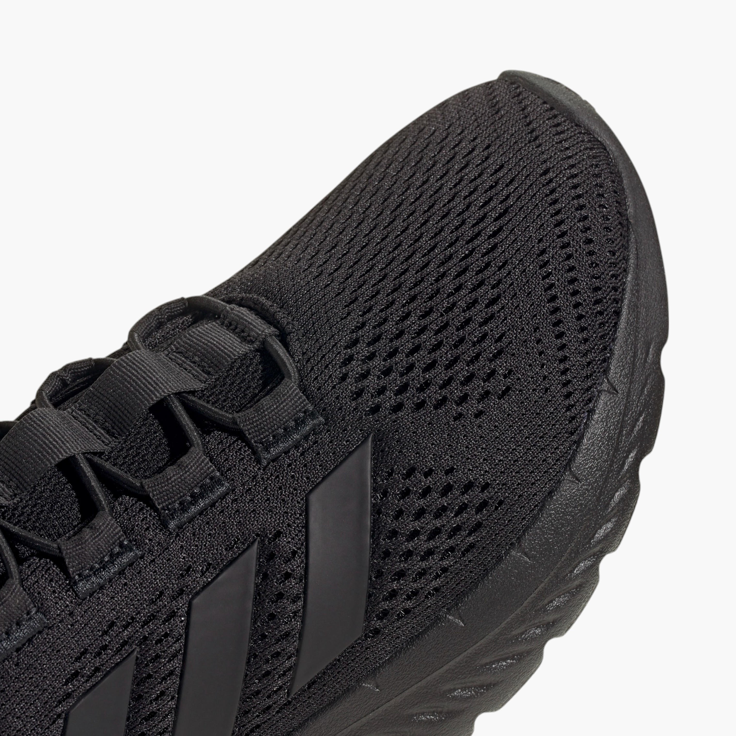 حذاء رياضي كلاود فوم كومفي إي إل برباط للرجال من أديداس - IH2965-sports-men-shoes-image-8