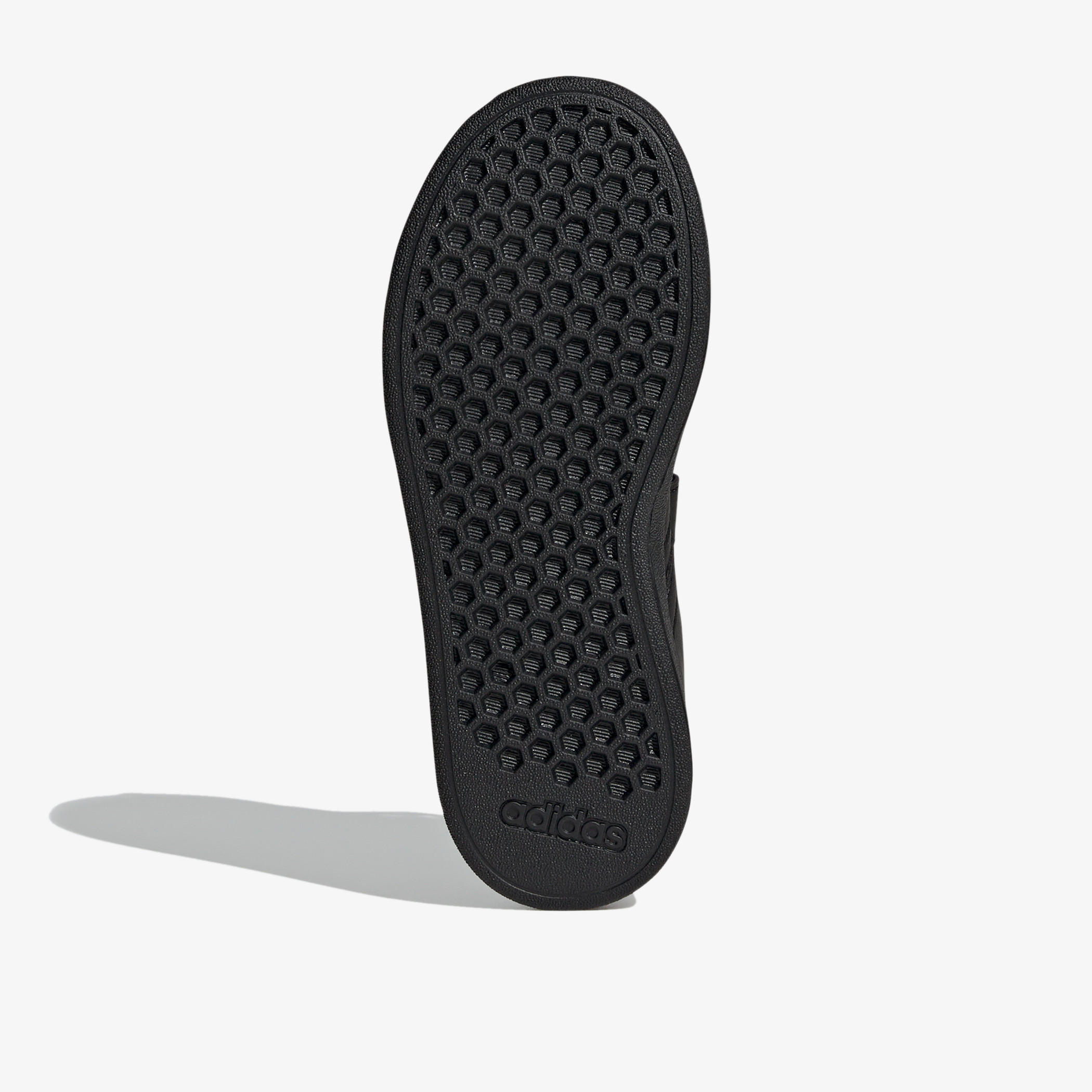 حذاء مدرسي بارز الملمس بشريط إغلاق لاصق للأطفال من أديداس - Grand Court 2.0 EL C-boys-shoes-schoolshoes-image-4